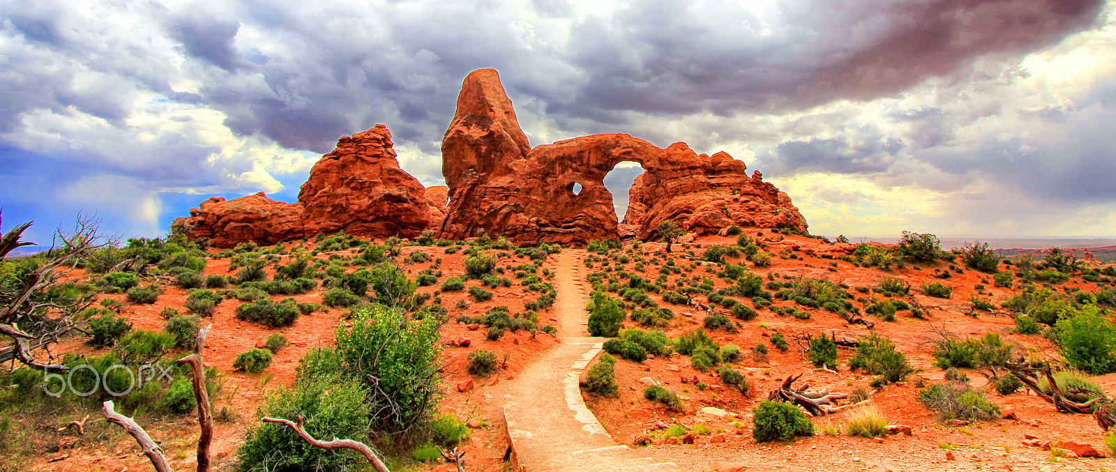 Canon EF-S 10-22mm F3.5-4.5 USM sample photo. Window of arches photography