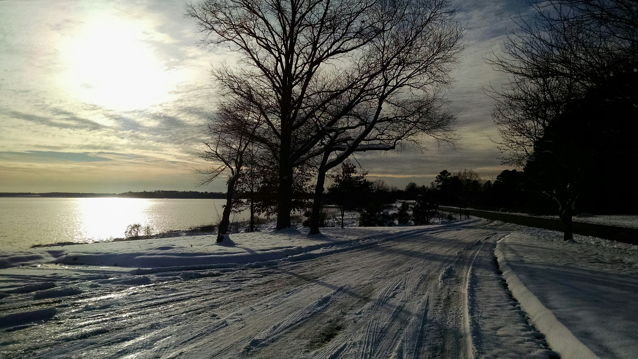 Motorola Droid Mini sample photo. Chilly drive along the james river photography