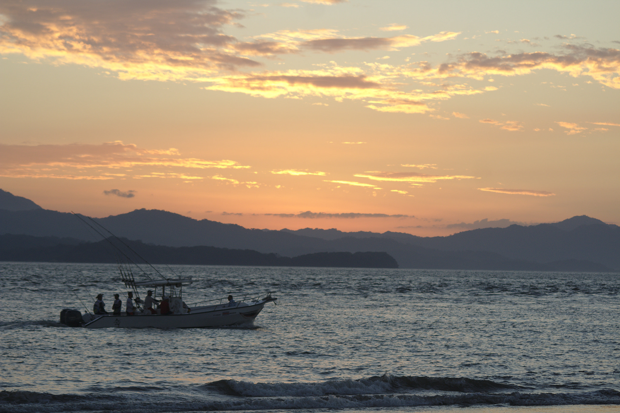 Canon EOS 1200D (EOS Rebel T5 / EOS Kiss X70 / EOS Hi) sample photo. Hermoso atardecer photography