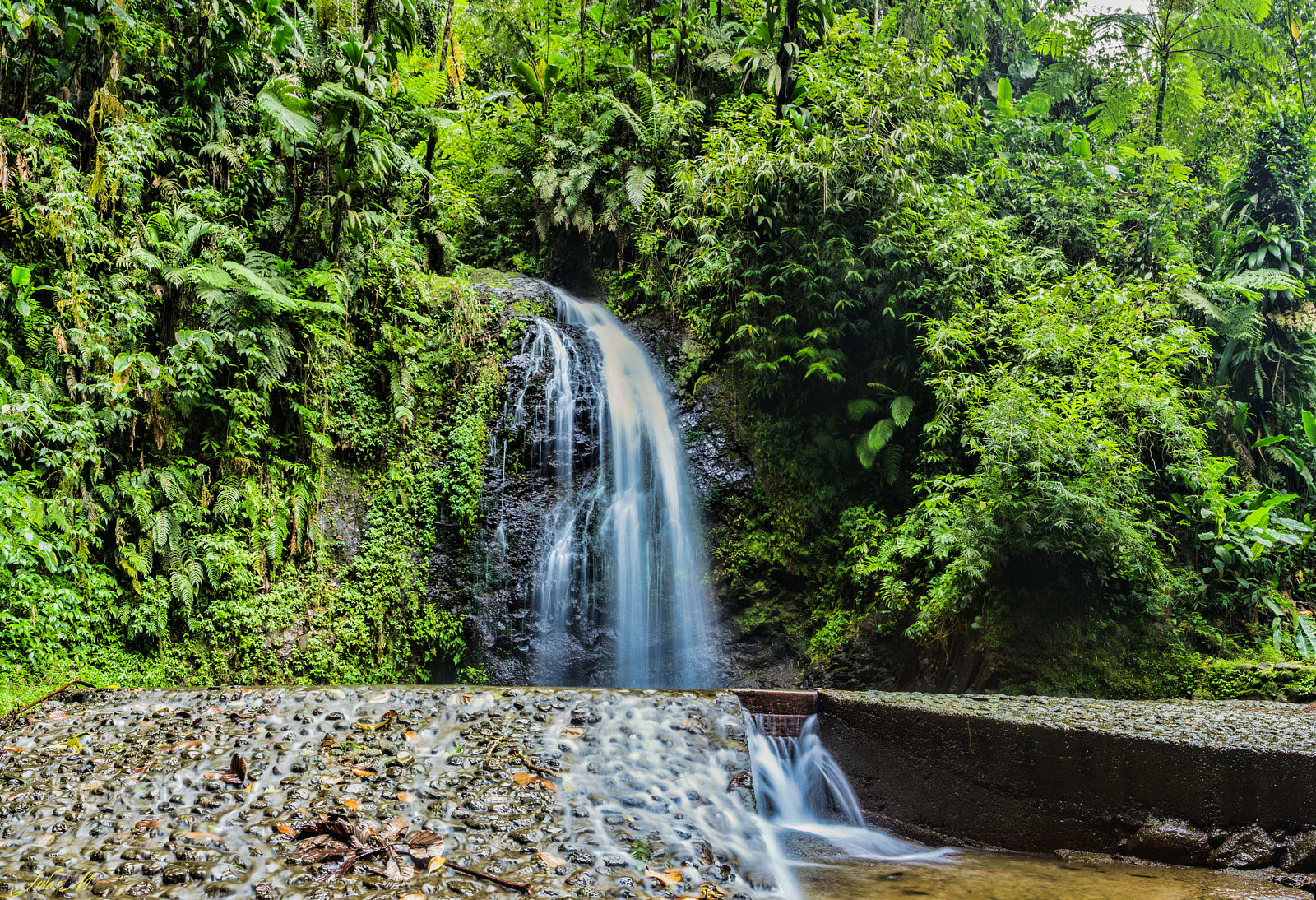 Sigma 18-50mm f/3.5-5.6 DC sample photo. Saut gendarme cascade panorama photography