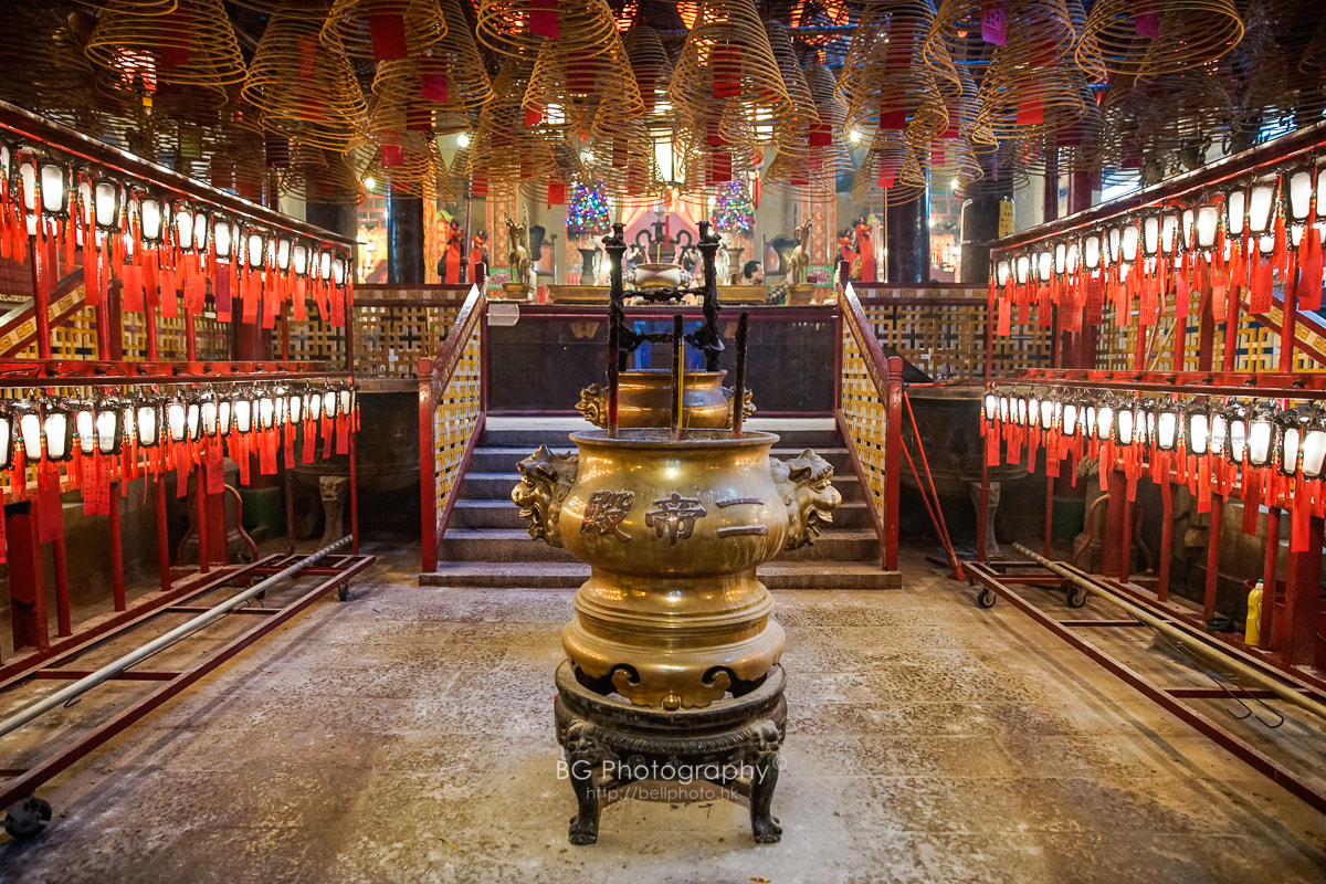 24-70mm F2.8 OSS sample photo. Man mo temple. photography