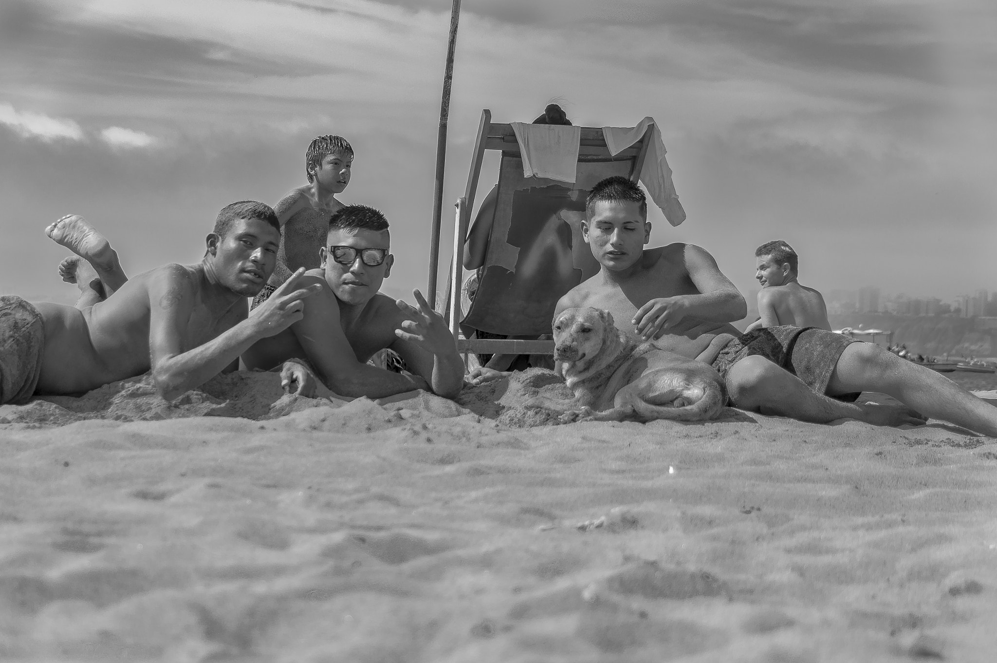Sony SLT-A37 sample photo. Soldiers in the beach photography