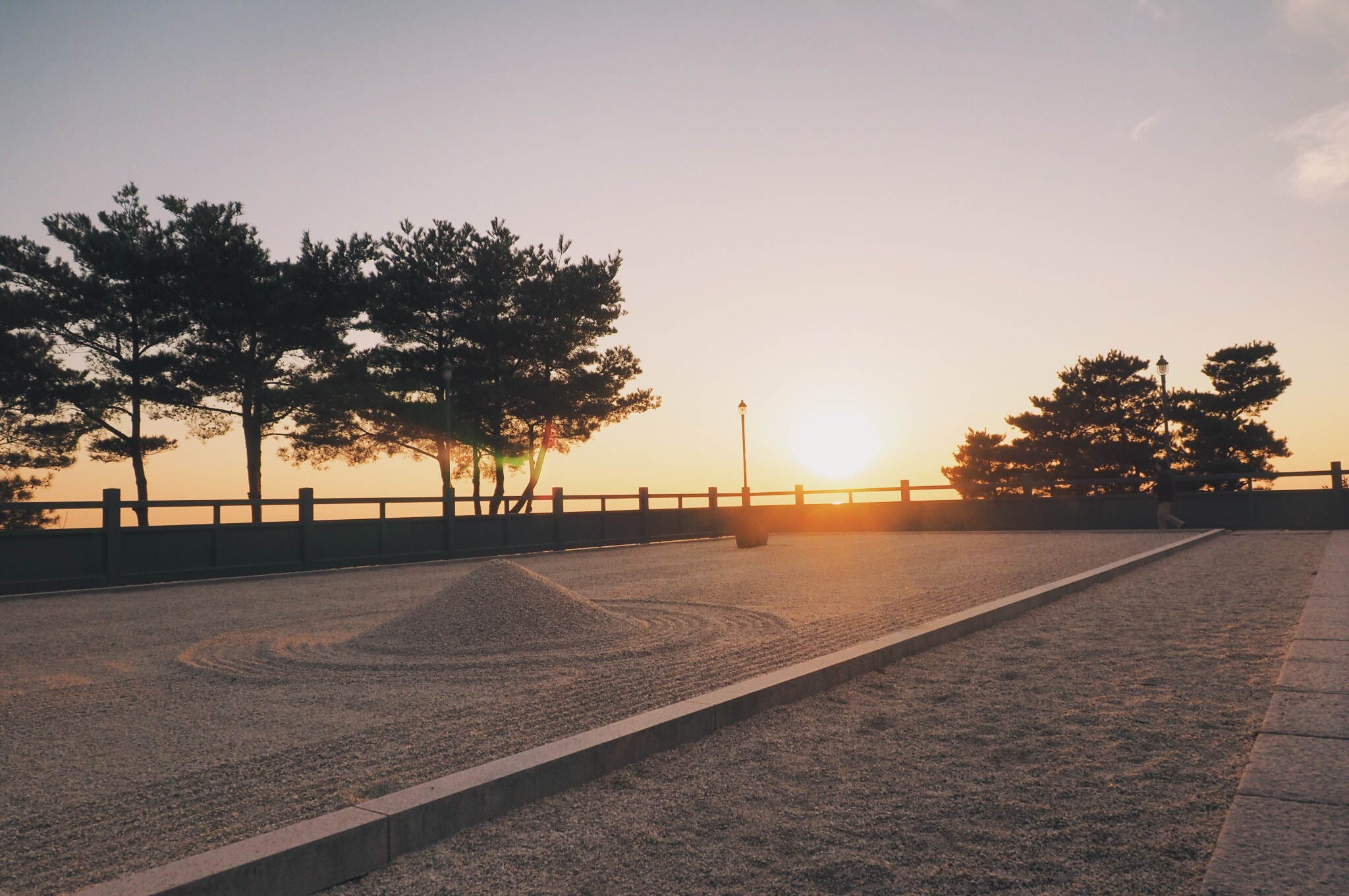Olympus OM-D E-M1 sample photo. Sunset in tenoji temple. the highest spot in kobe. photography