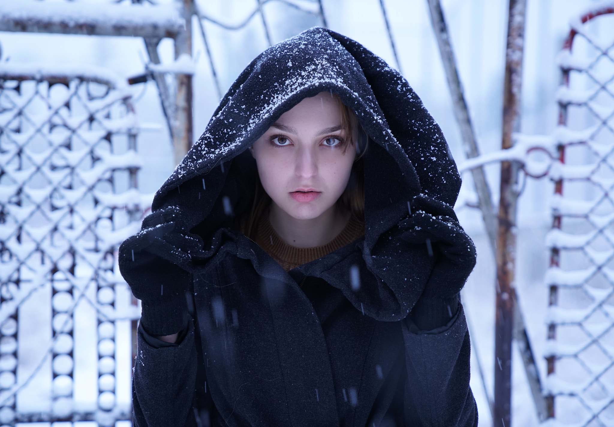 Sony FE 24-70mm F2.8 GM sample photo. Girl in snow photography