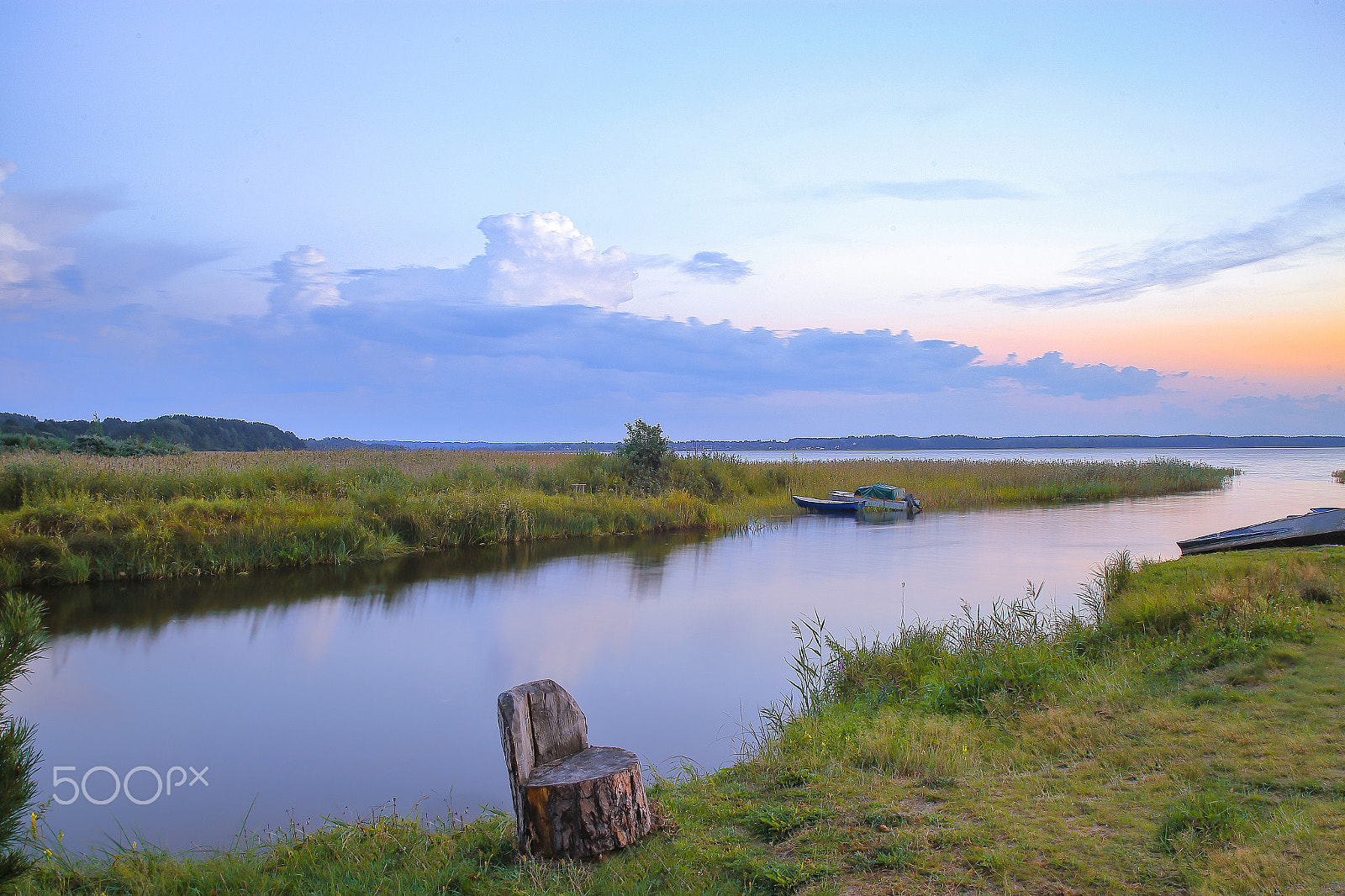 Canon EF 28-80mm f/2.8-4L sample photo. Autumn landscape in the evening overlooking the lake photography