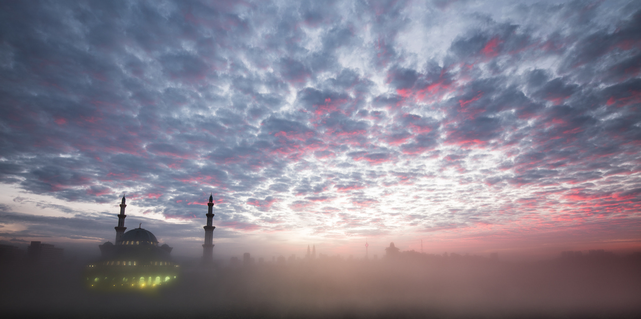 Canon EOS 5DS R + Canon TS-E 17mm F4L Tilt-Shift sample photo. Federal mosque dawn photography