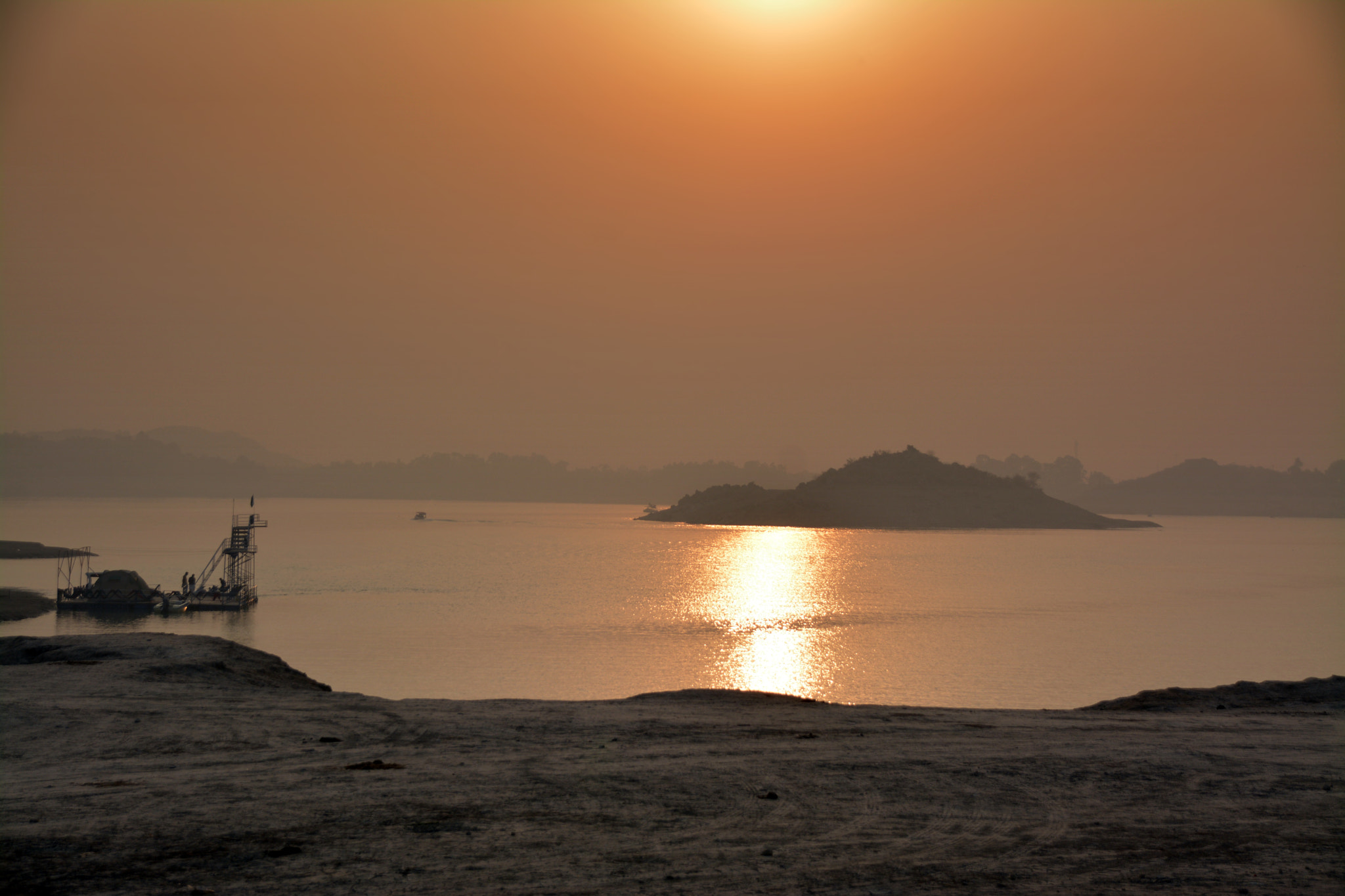 Sigma 18-250mm F3.5-6.3 DC Macro OS HSM sample photo. Last sunset 2016 photography