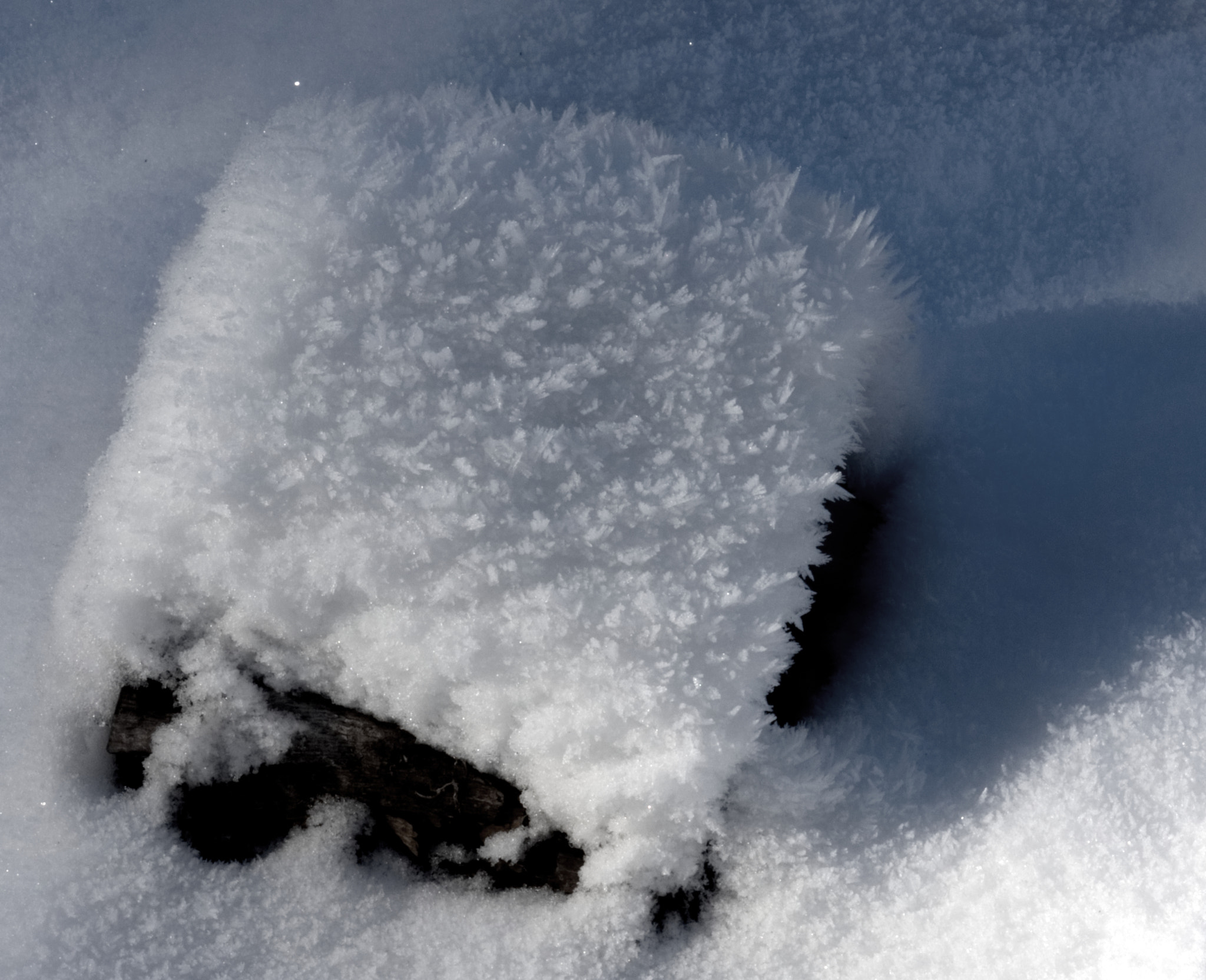 Olympus M.Zuiko Digital ED 12-40mm F2.8 Pro sample photo. Snow feature photography