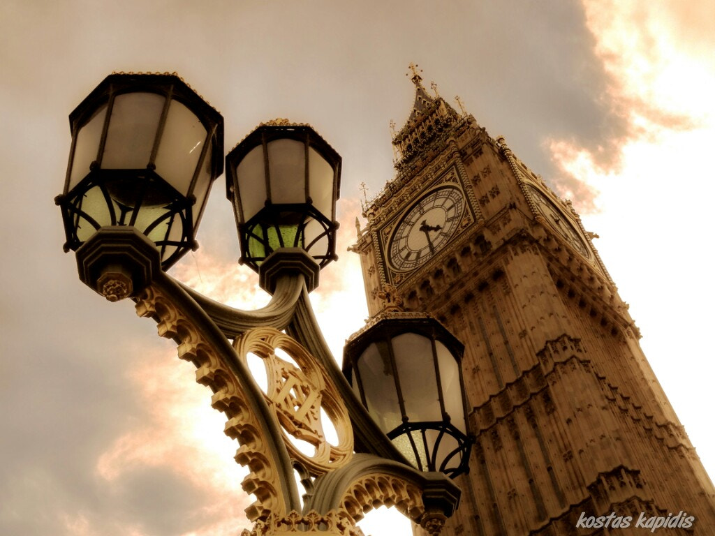 Sony Cyber-shot DSC-HX7V sample photo. London uk photography