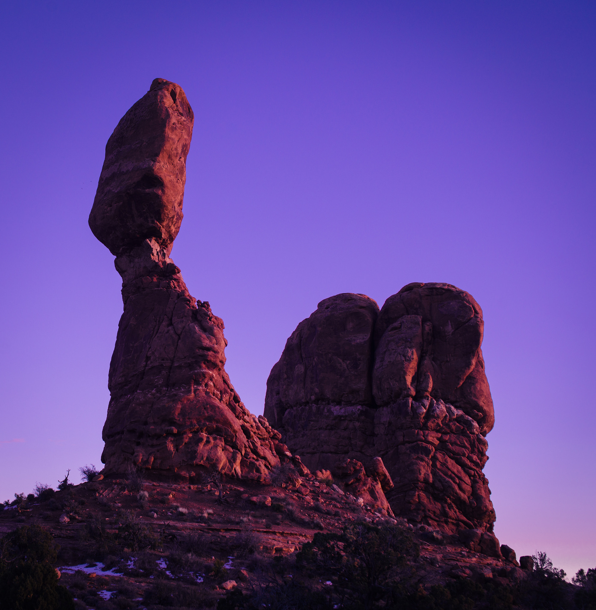 Nikon D800 + AF Zoom-Nikkor 35-70mm f/2.8 sample photo. Balanced rock photography