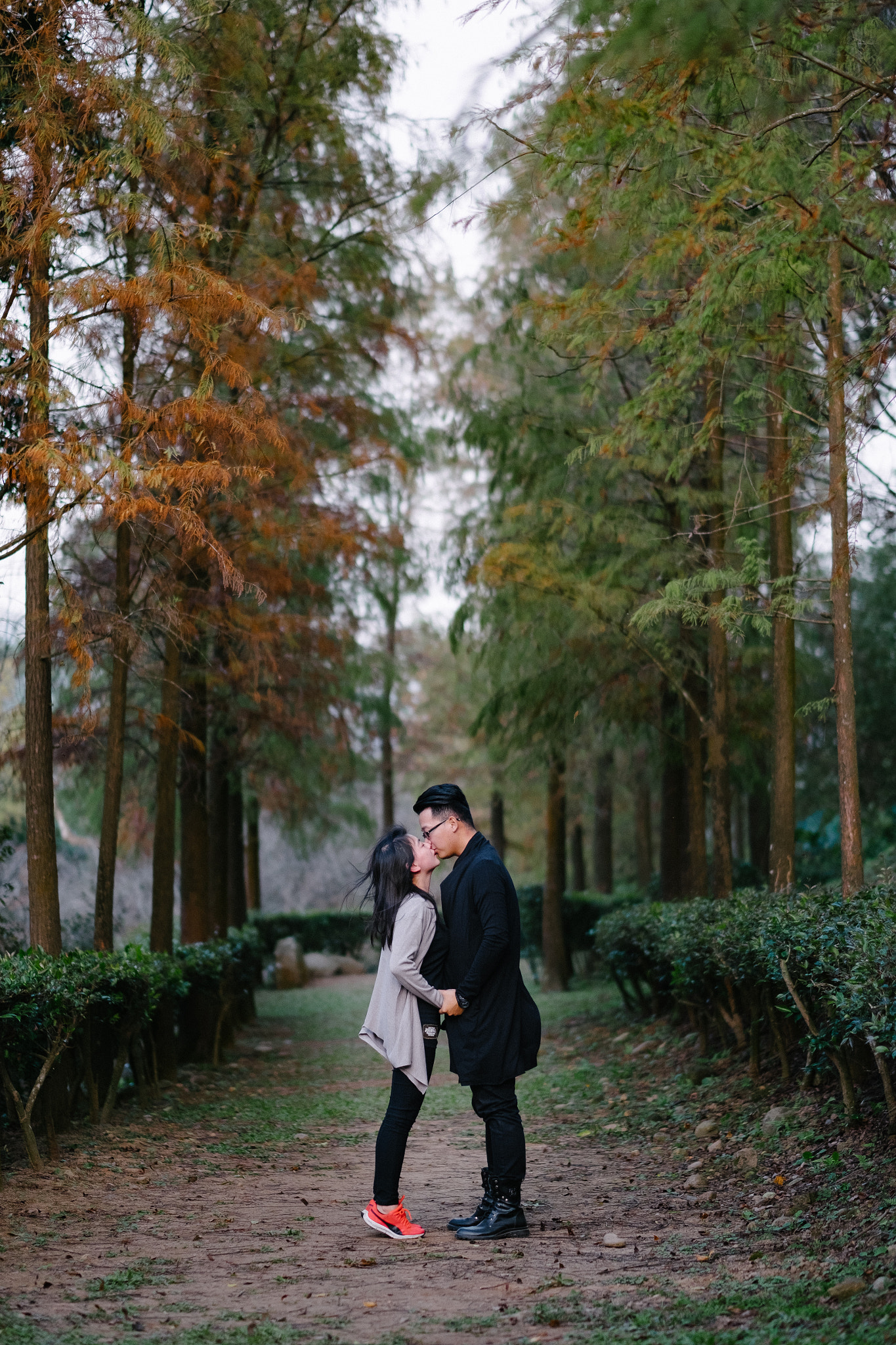 Fujifilm XF 56mm F1.2 R sample photo. Kissing photography