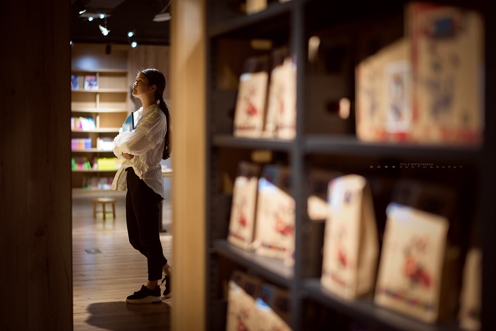 Nikon AF-S Nikkor 58mm F1.4G sample photo. Bookstore photography