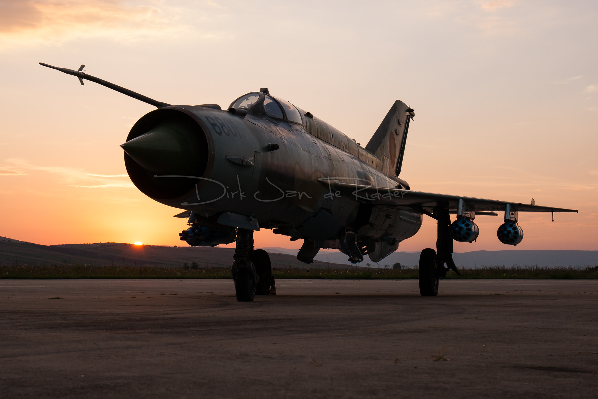 Canon EOS-1D Mark III + Canon EF 24-70mm F4L IS USM sample photo. Romanian air force mig-21 lancer a 6801 photography