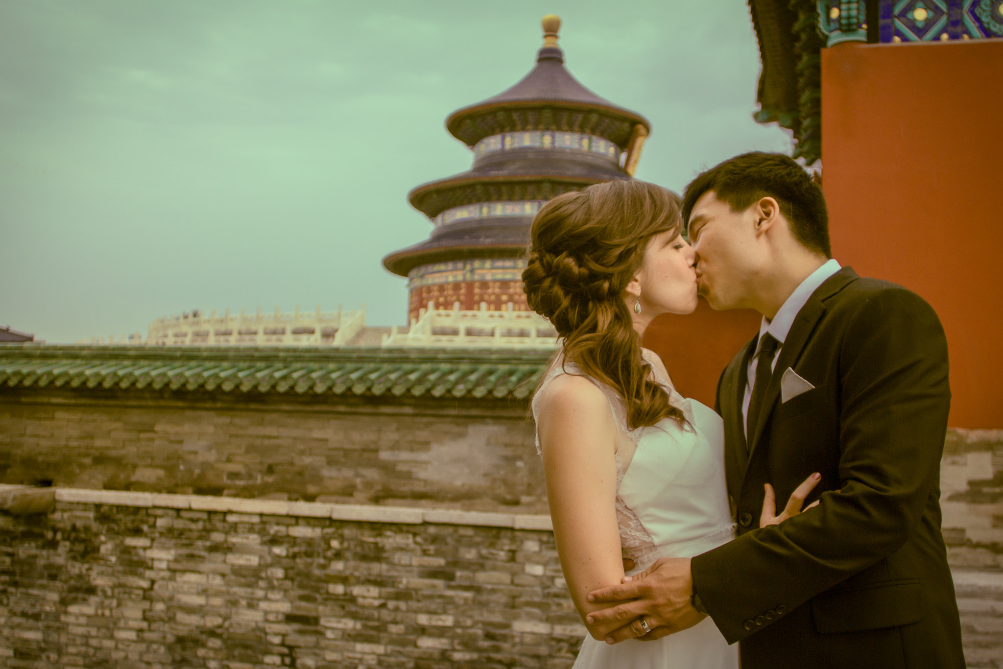 Canon EOS 7D + Canon EF 20mm F2.8 USM sample photo. Chris & kayla at temple of heaven photography