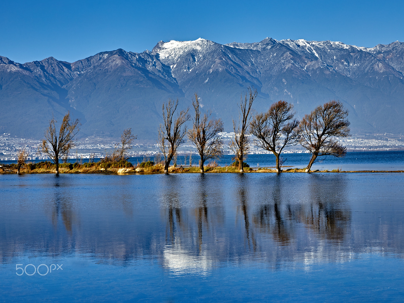 Canon EF 24-105mm F4L IS USM sample photo. Mt.cangshan reflected on the lake of erhai-2 photography