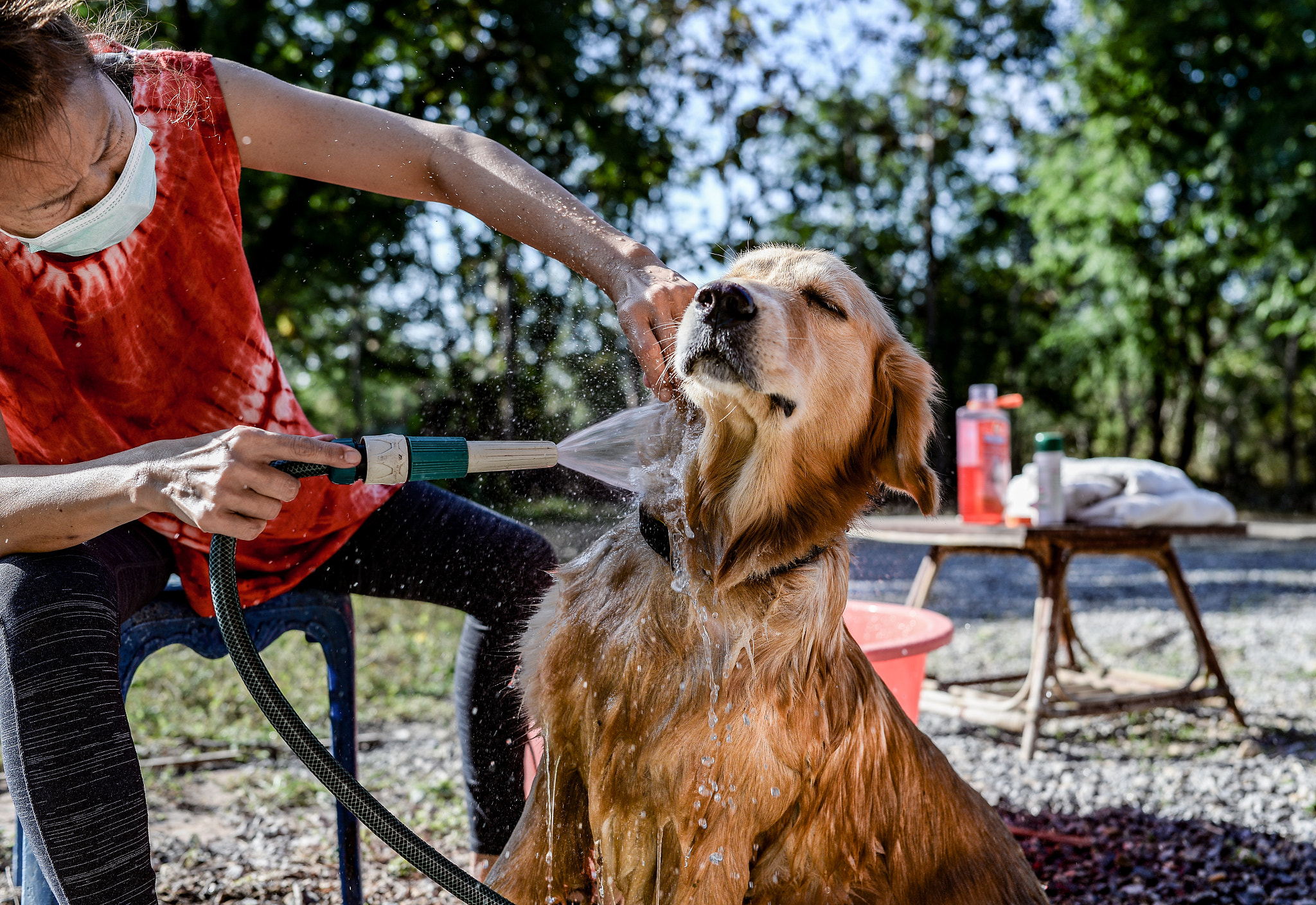 Nikon D610 + Samyang 35mm F1.4 AS UMC sample photo. She's enjoying that water photography