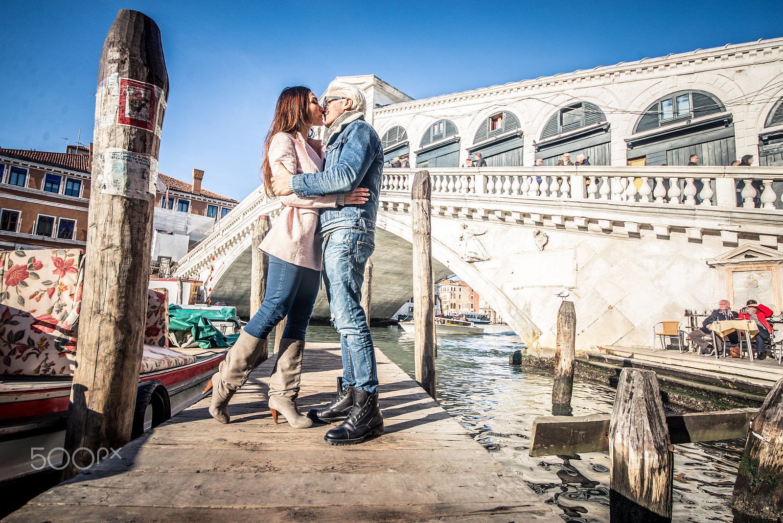 Nikon D610 + Sigma 12-24mm F4.5-5.6 II DG HSM sample photo. Couple in venice photography