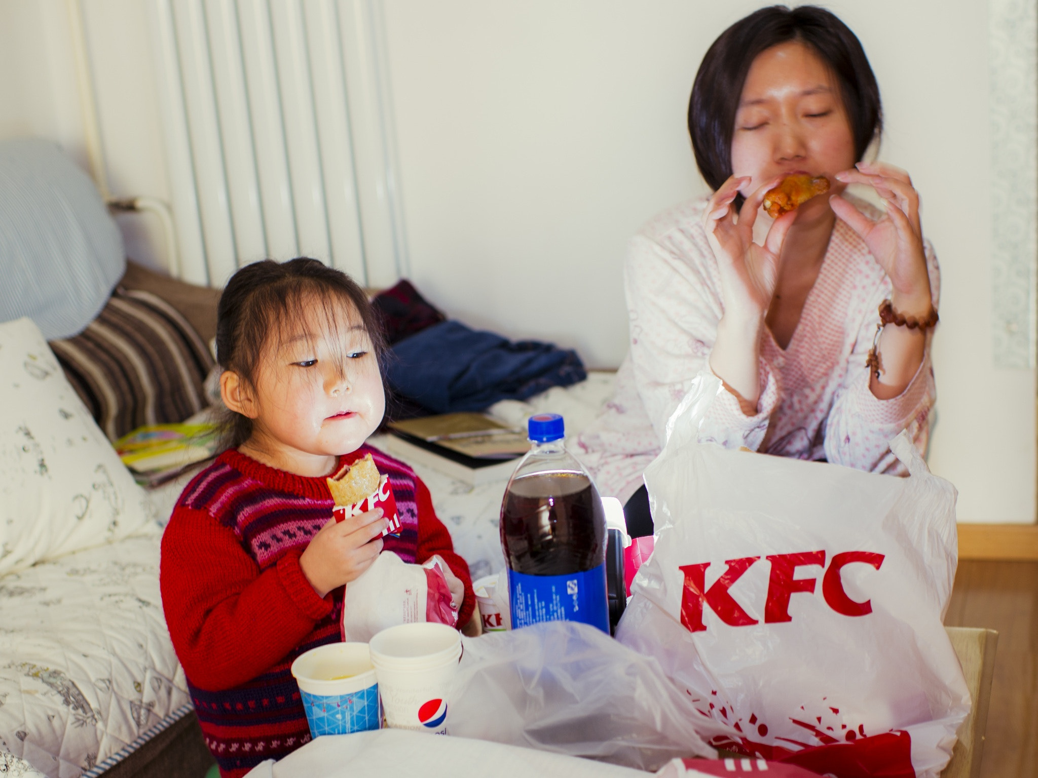 Nikon D3S + Nikon AF-S Nikkor 35mm F1.4G sample photo. Kfc for family photography