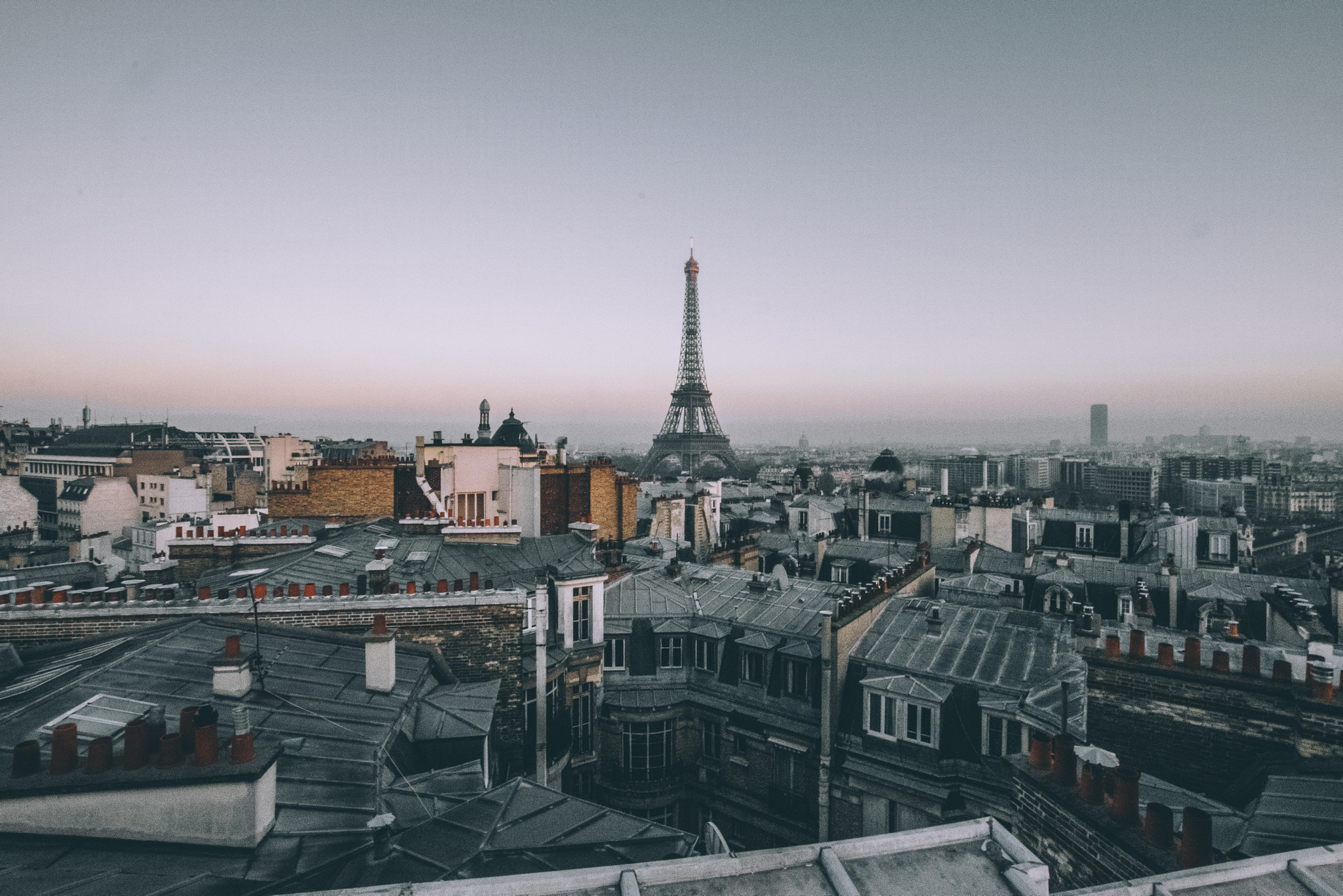 Nikon D3300 + Sigma 10-20mm F3.5 EX DC HSM sample photo. Chasing rooftops photography
