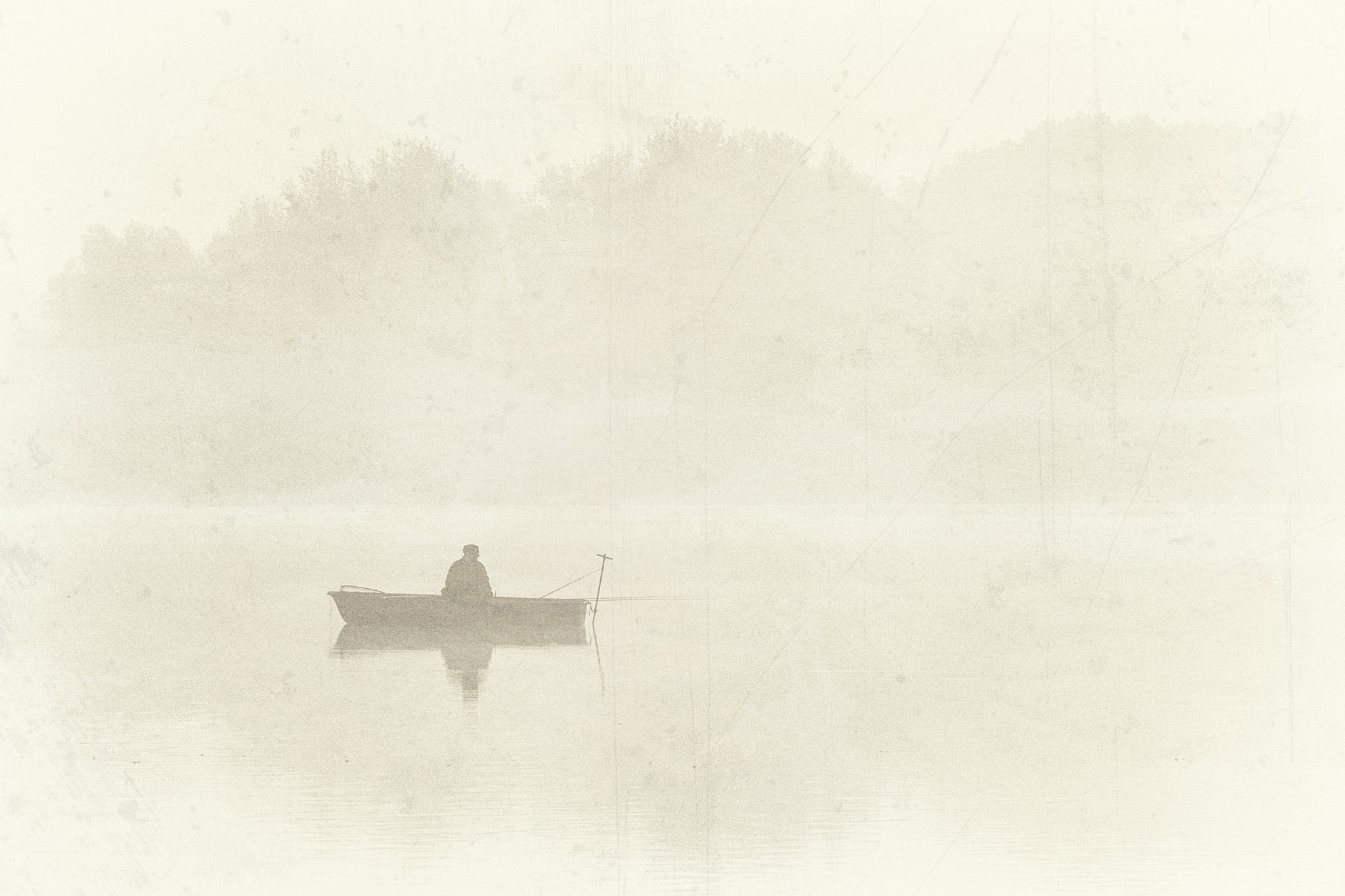 AF-S Zoom-Nikkor 80-200mm f/2.8D IF-ED sample photo. Fog photography