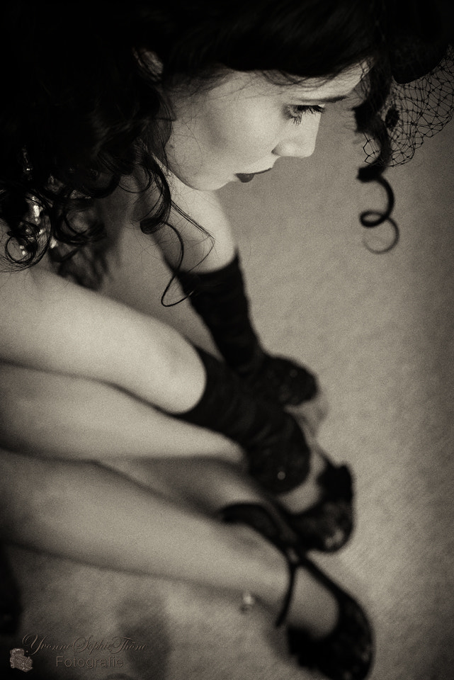 Nikon D750 + AF Zoom-Nikkor 28-70mm f/3.5-4.5D sample photo. Vintage boudoir photography