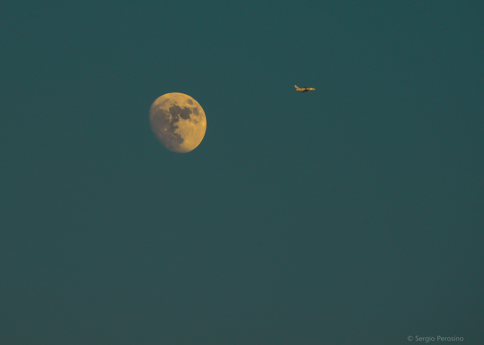 Sigma 135-400mm F4.5-5.6 APO Aspherical sample photo. Moon and aircraft. photography