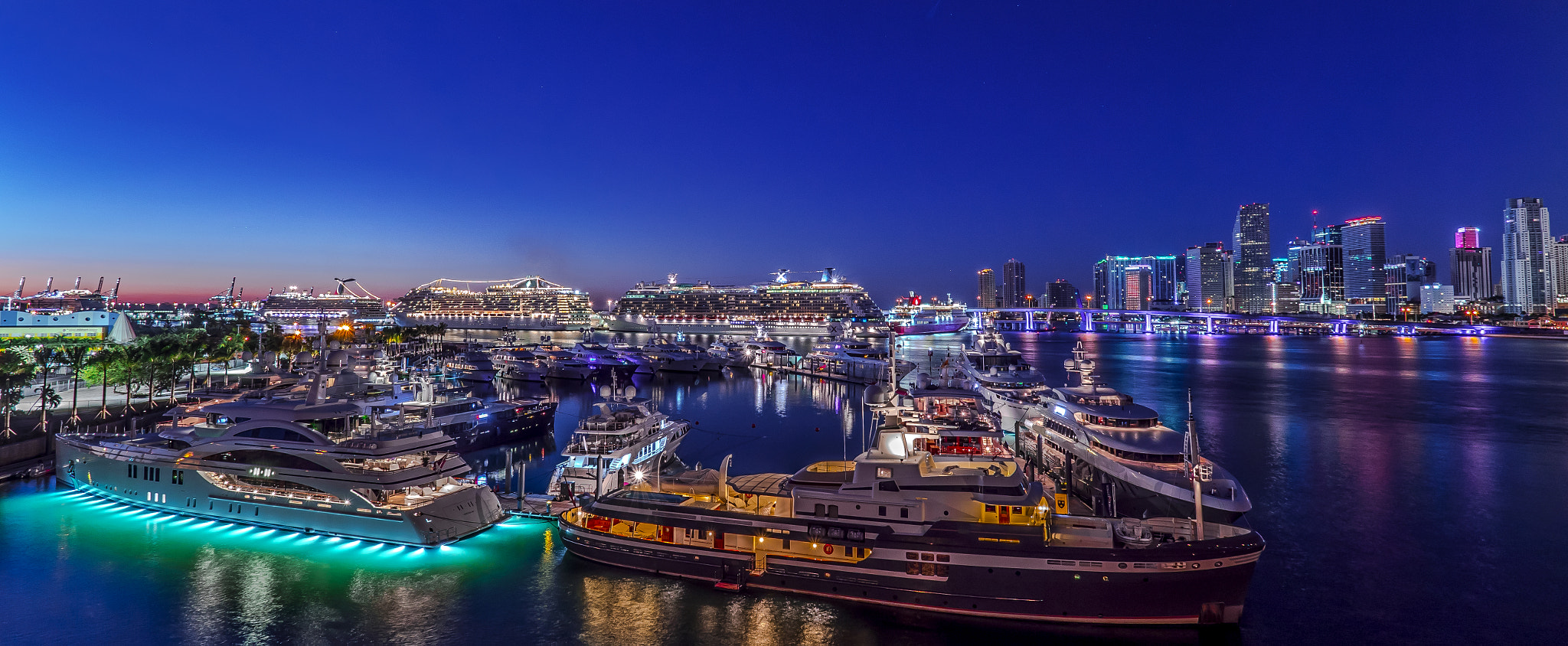 Panasonic Lumix DMC-GX8 + Olympus M.Zuiko Digital ED 7-14mm F2.8 PRO sample photo. Miami port morning photography