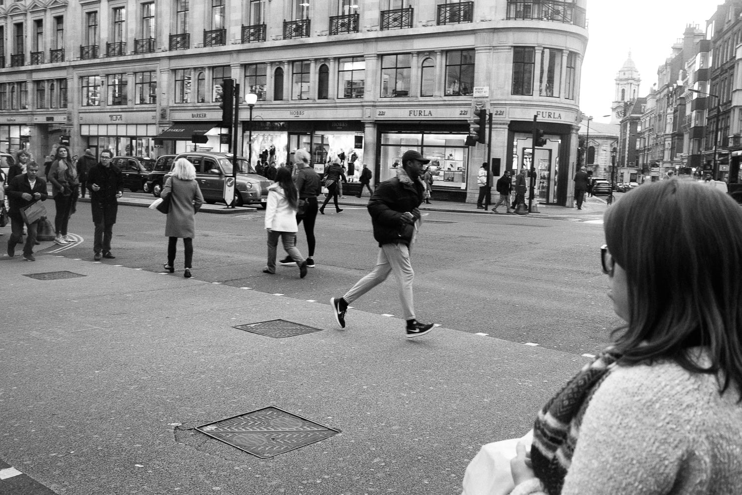 Nikon D600 + Nikon AF Nikkor 35mm F2D sample photo. Run, london photography