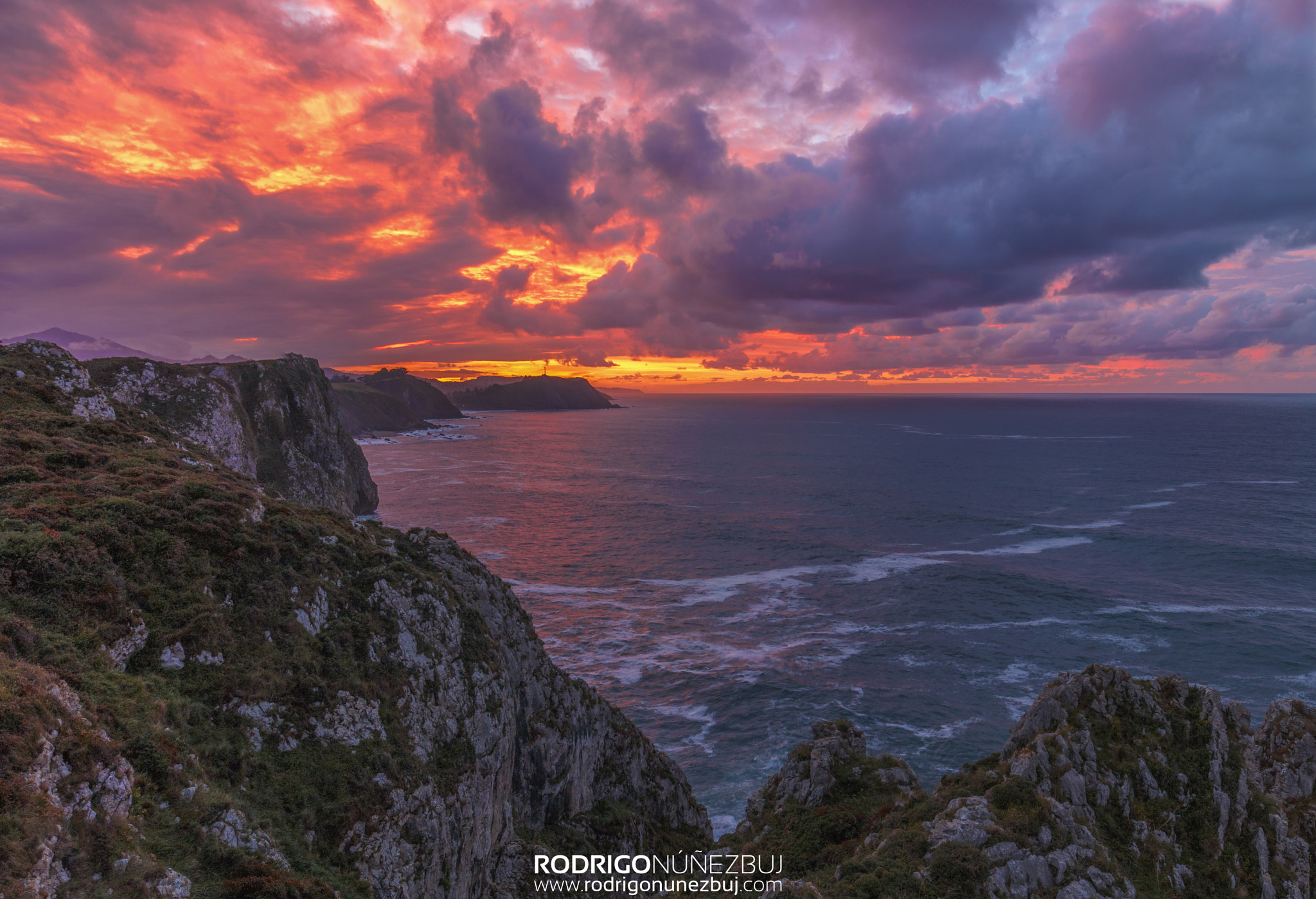 Canon EF 16-35mm F4L IS USM sample photo. El fuego del infierno photography