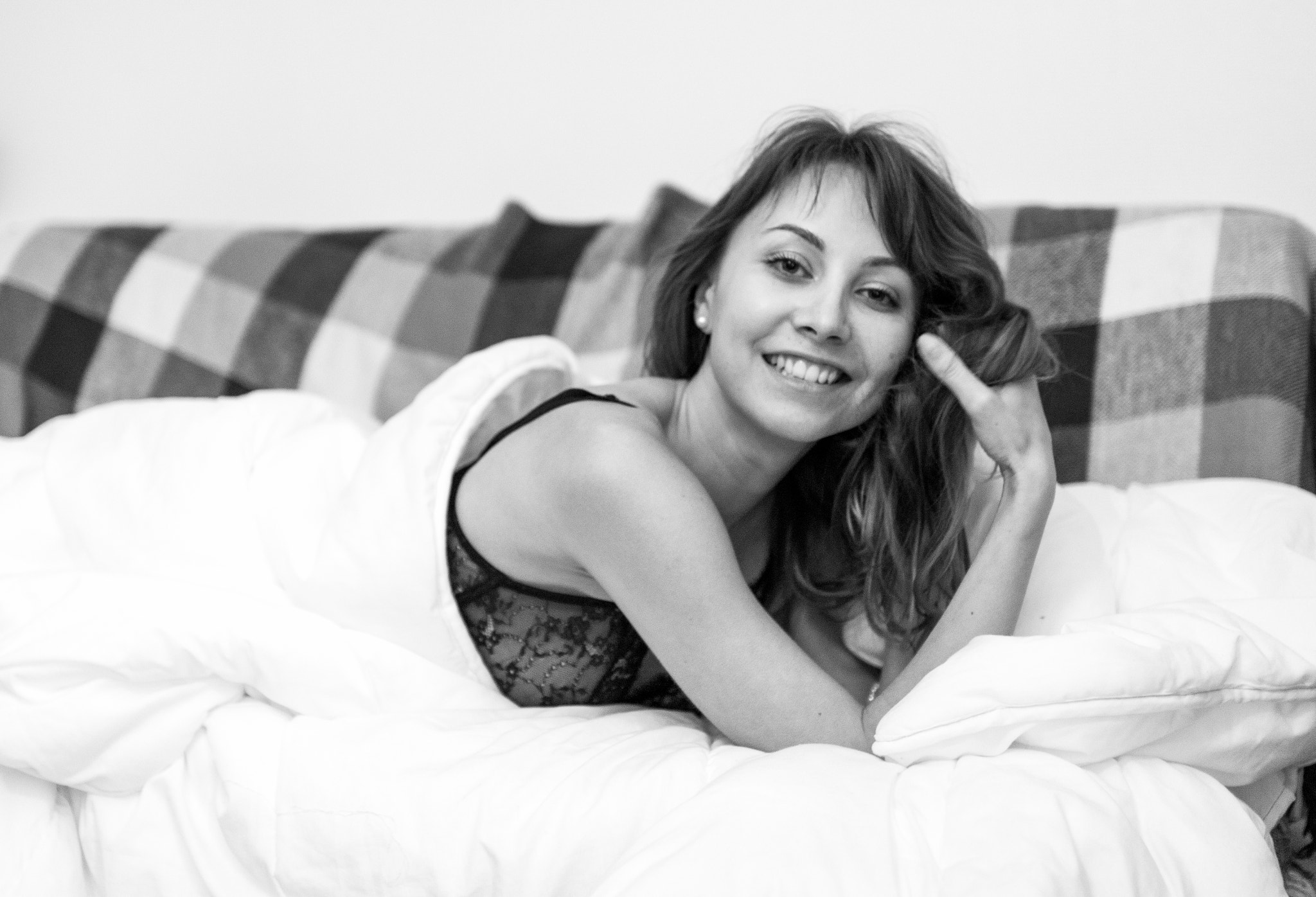 Sigma 30mm F1.4 EX DC HSM sample photo. Anna sous la couette photography