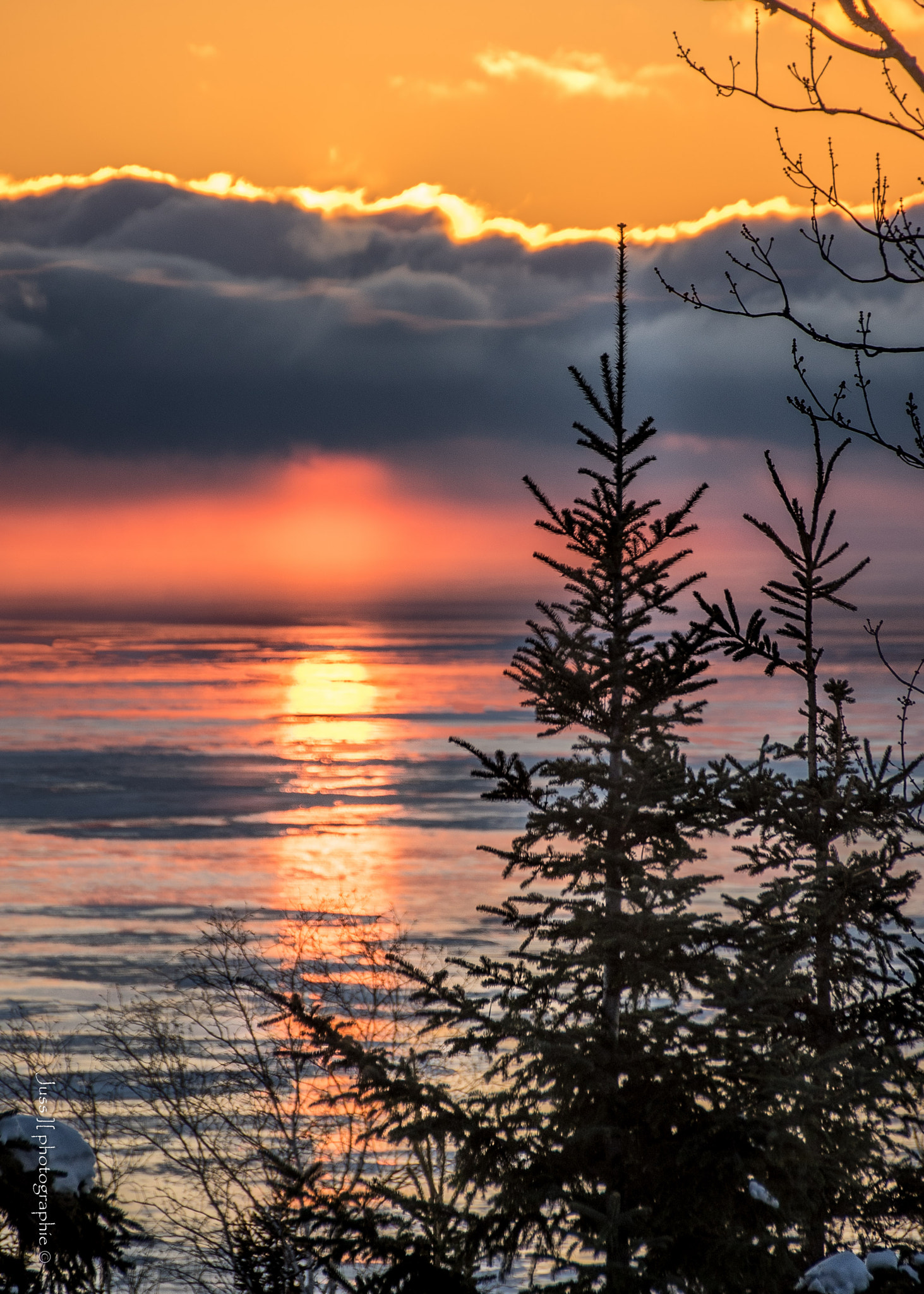 Sony DT 18-250mm F3.5-6.3 sample photo. Lueur sur le st-laurent... photography