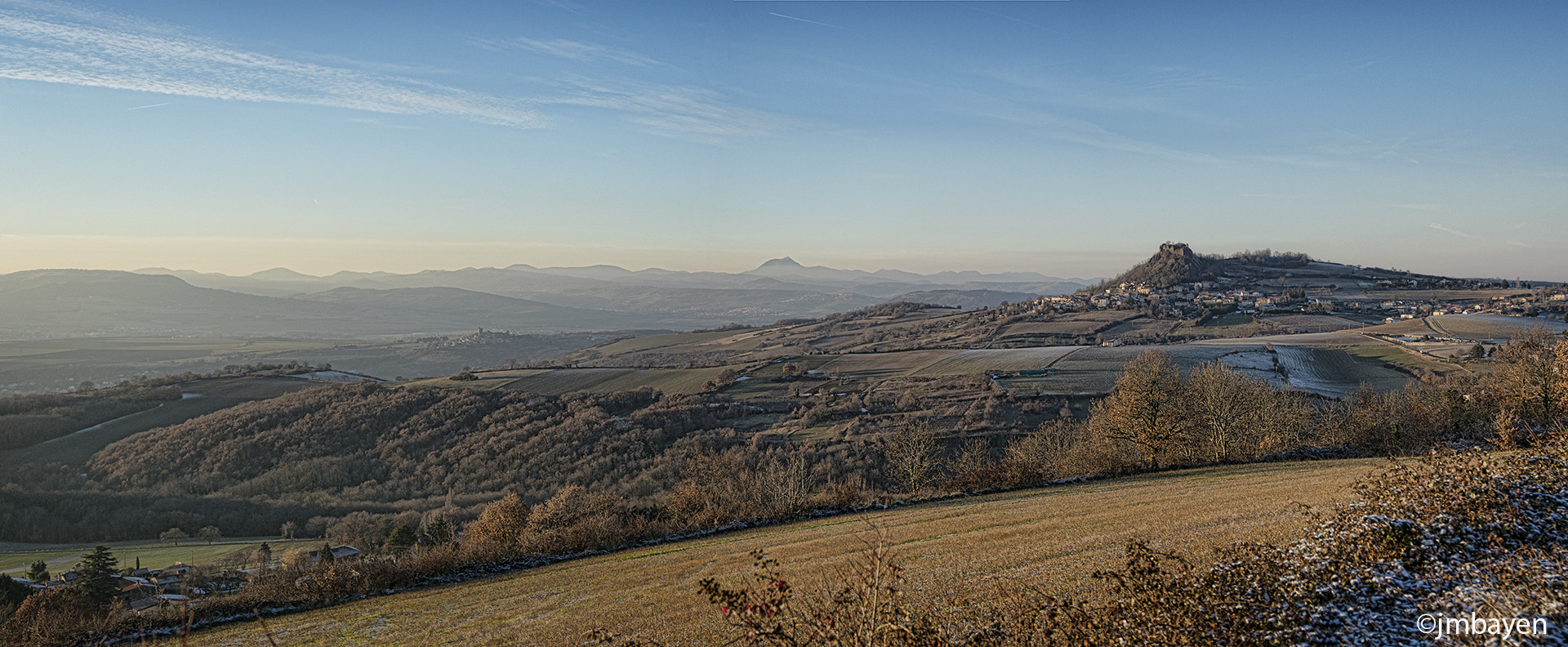 Nikon AF-S Nikkor 16-35mm F4G ED VR sample photo. Après midi de janvier sur yronde et buron photography