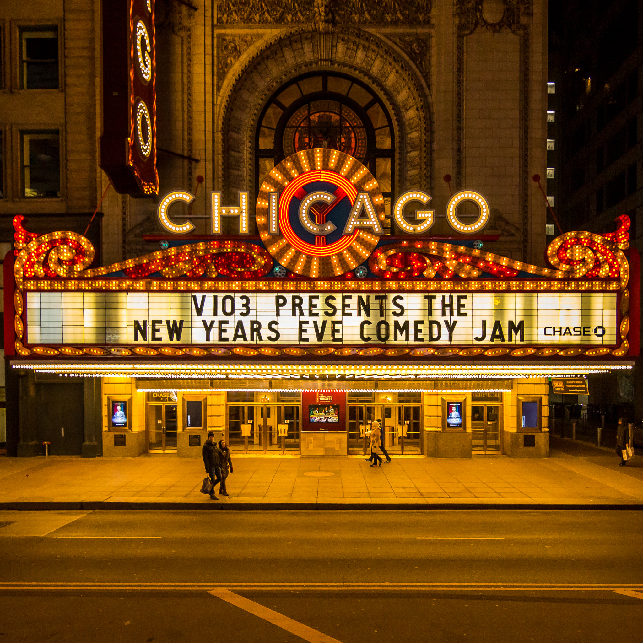 Canon EOS 1200D (EOS Rebel T5 / EOS Kiss X70 / EOS Hi) sample photo. Chicago theater photography
