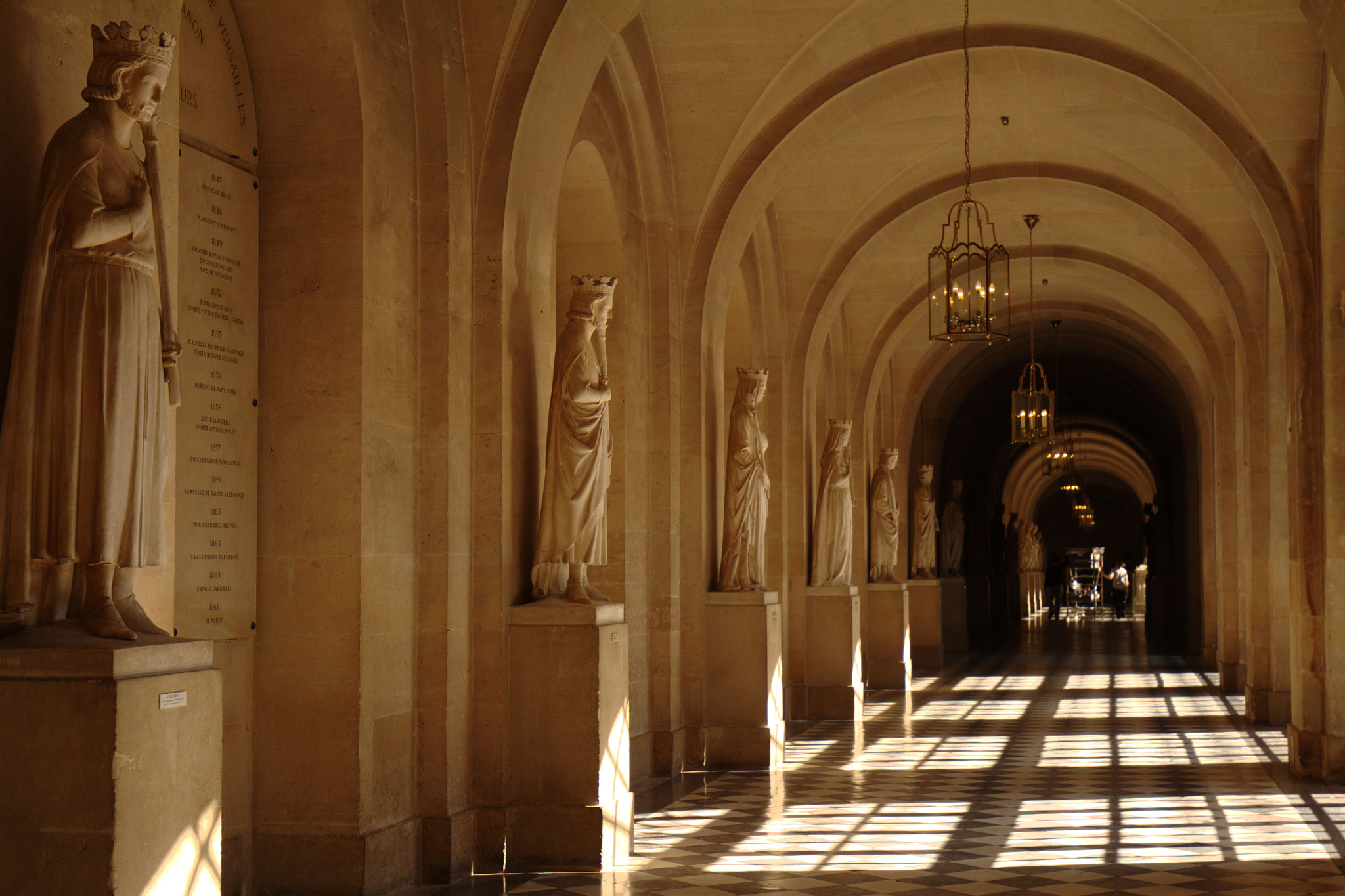 Canon EF 16-35mm F4L IS USM sample photo. Arcade photography