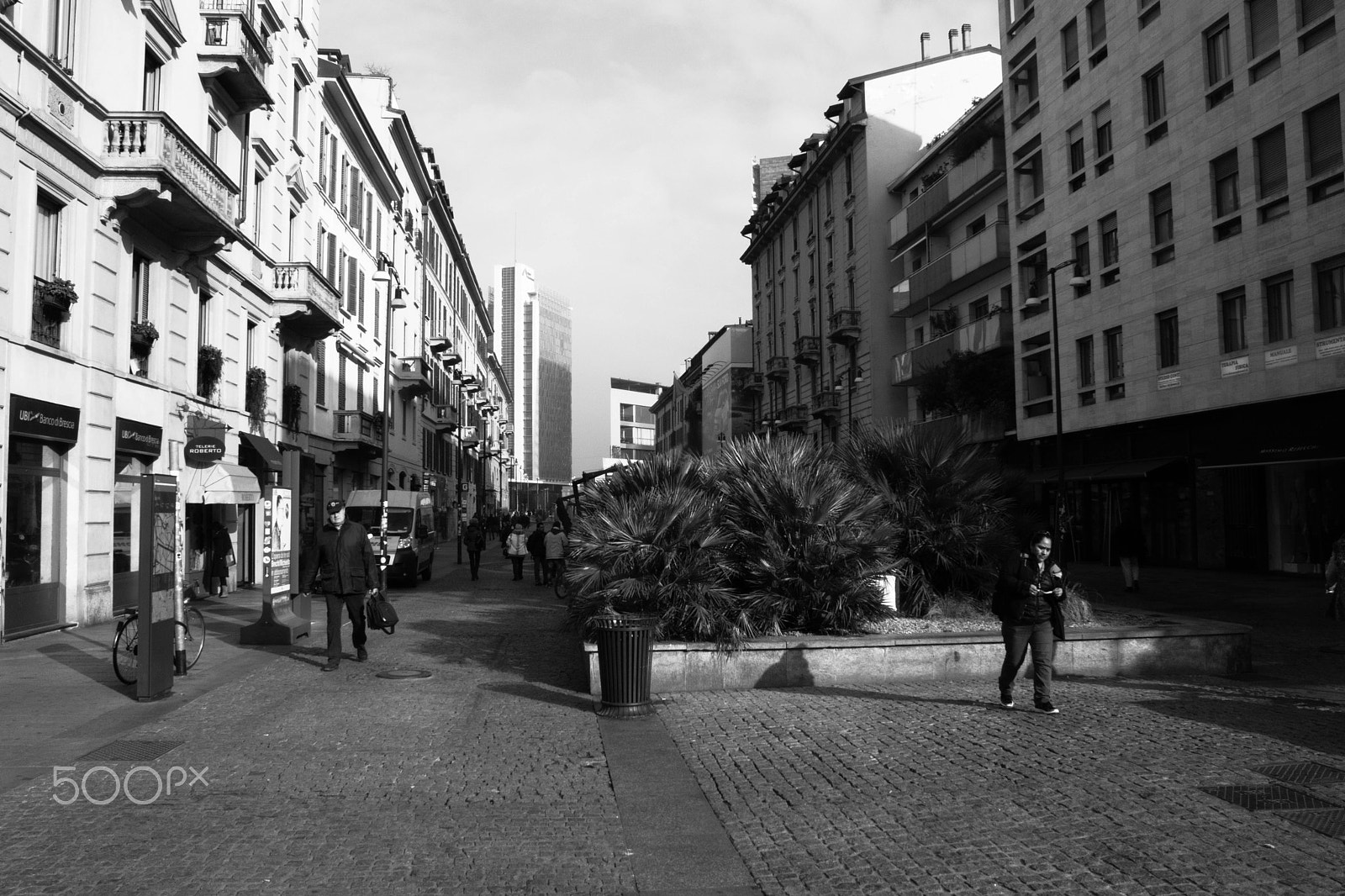 Canon EOS 760D (EOS Rebel T6s / EOS 8000D) sample photo. By foot photography