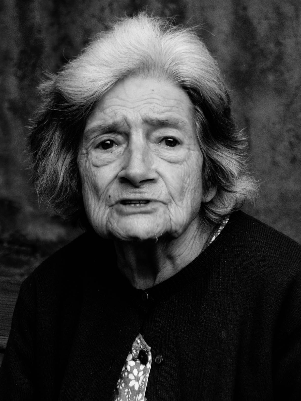 Samsung Pro 815 sample photo. An old lady! photography