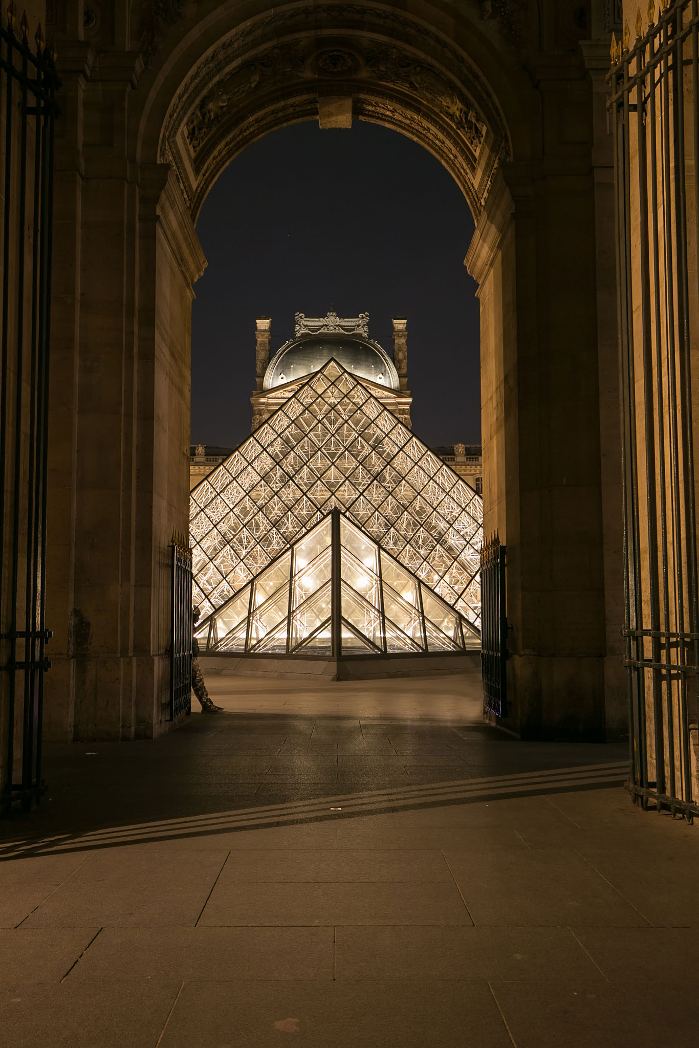 Canon EF 16-35mm F4L IS USM sample photo. Louvre 2 photography