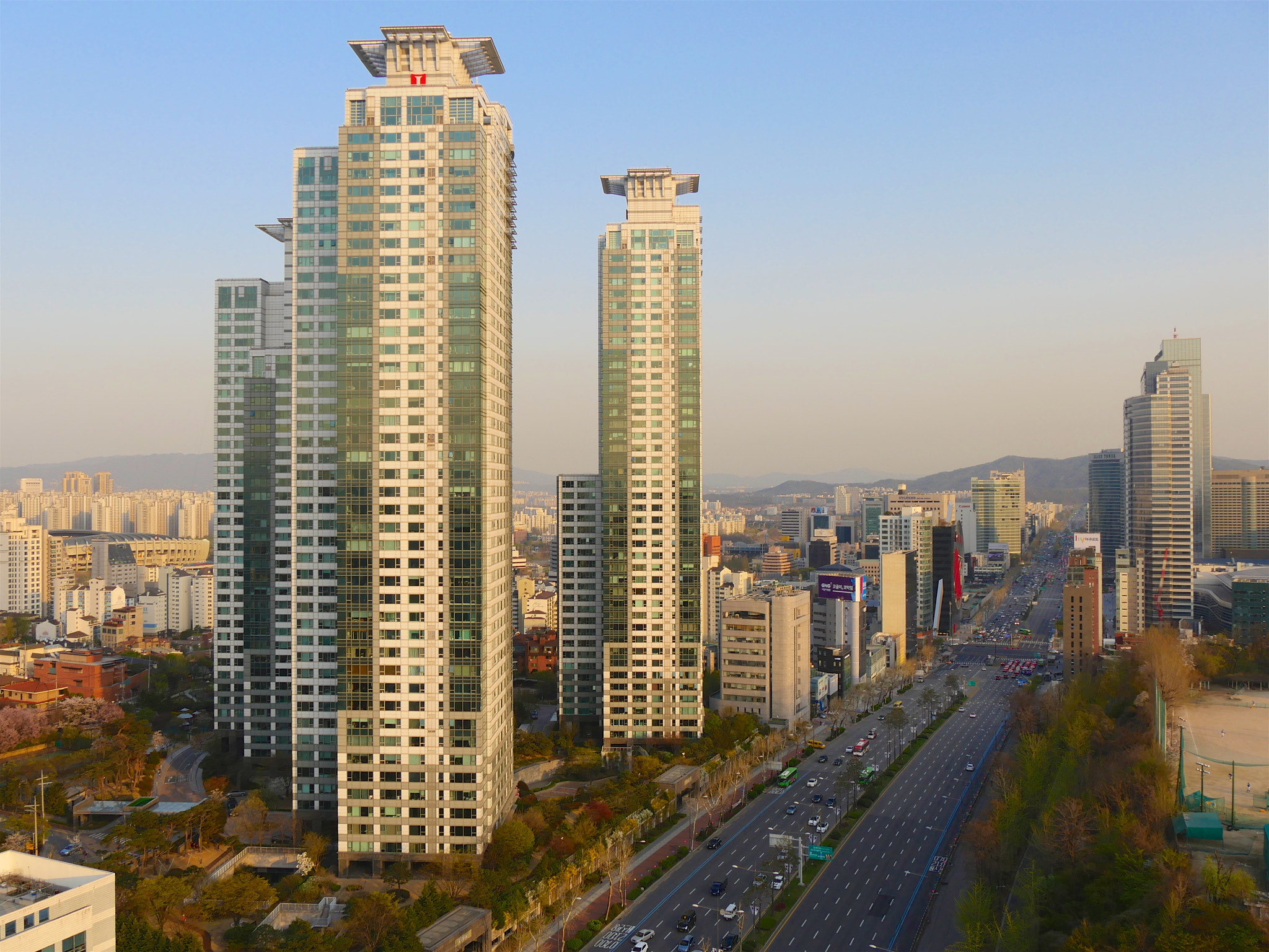 Panasonic Lumix DMC-GH4 sample photo. Yeongdong-daero photography