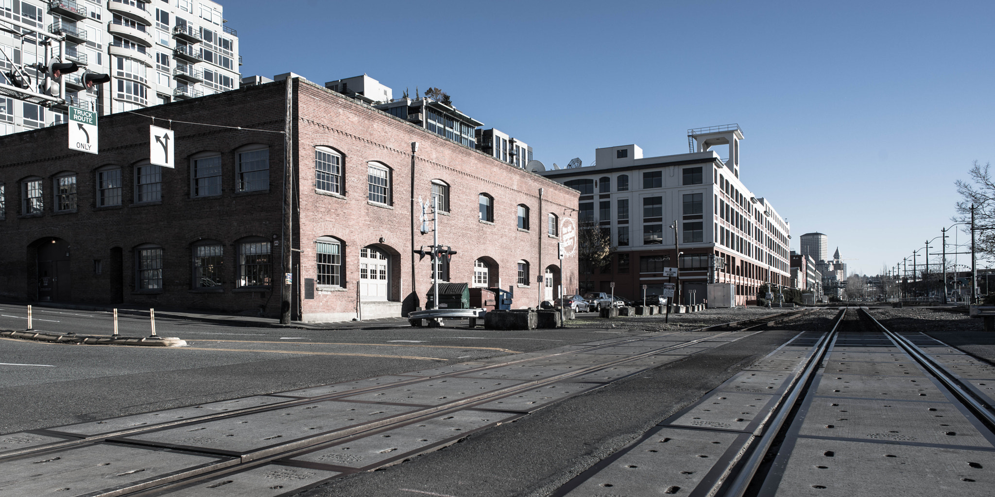 Nikon D800 + Nikon AF Nikkor 24mm F2.8D sample photo. By the tracks photography