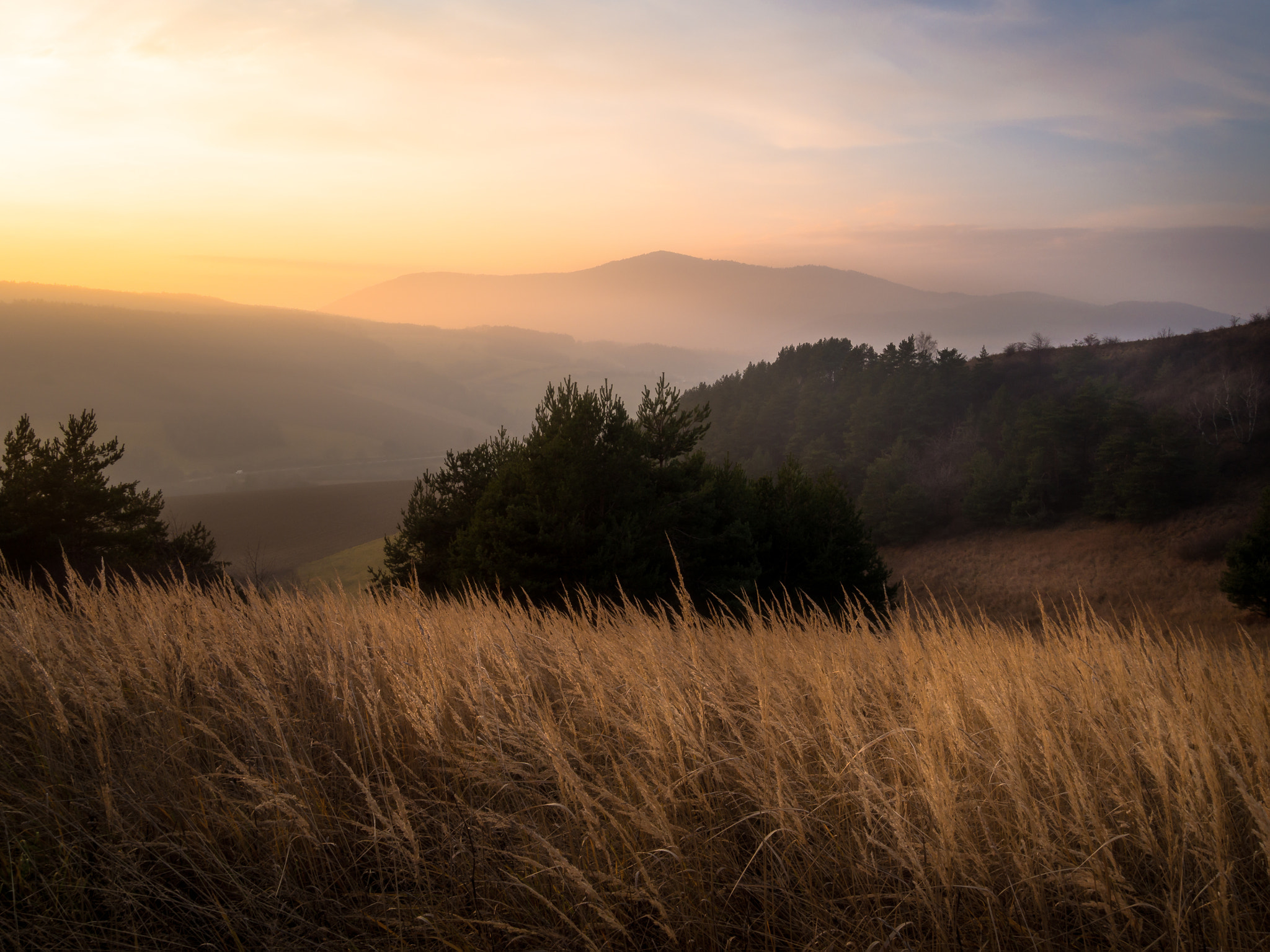 Olympus M.Zuiko Digital 14-42mm F3.5-5.6 II R sample photo. Sunset over sedlice photography