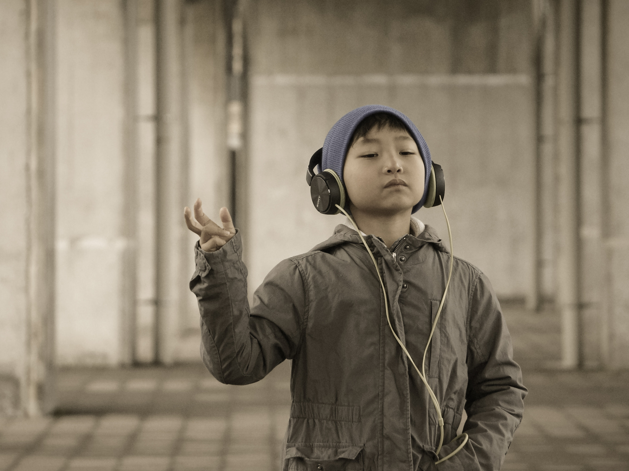 Sony Alpha NEX-6 + Sony E 55-210mm F4.5-6.3 OSS sample photo. Music is with me photography