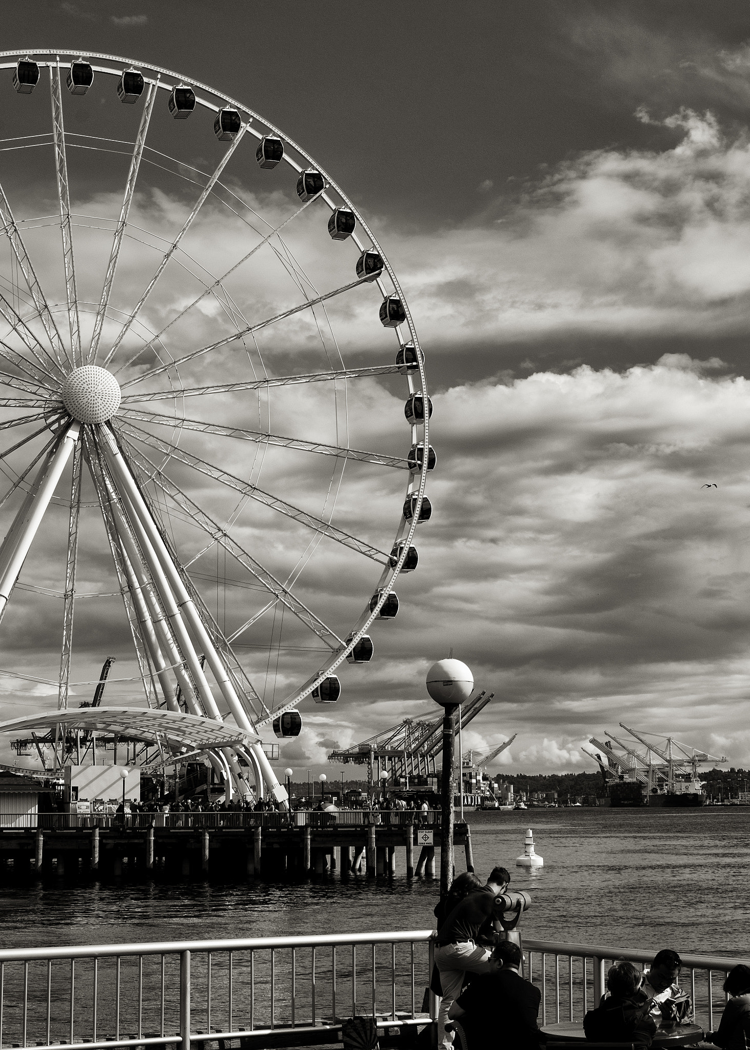 Nikon D7000 + Nikon AF-S Nikkor 35mm F1.4G sample photo. Ferris wheel photography