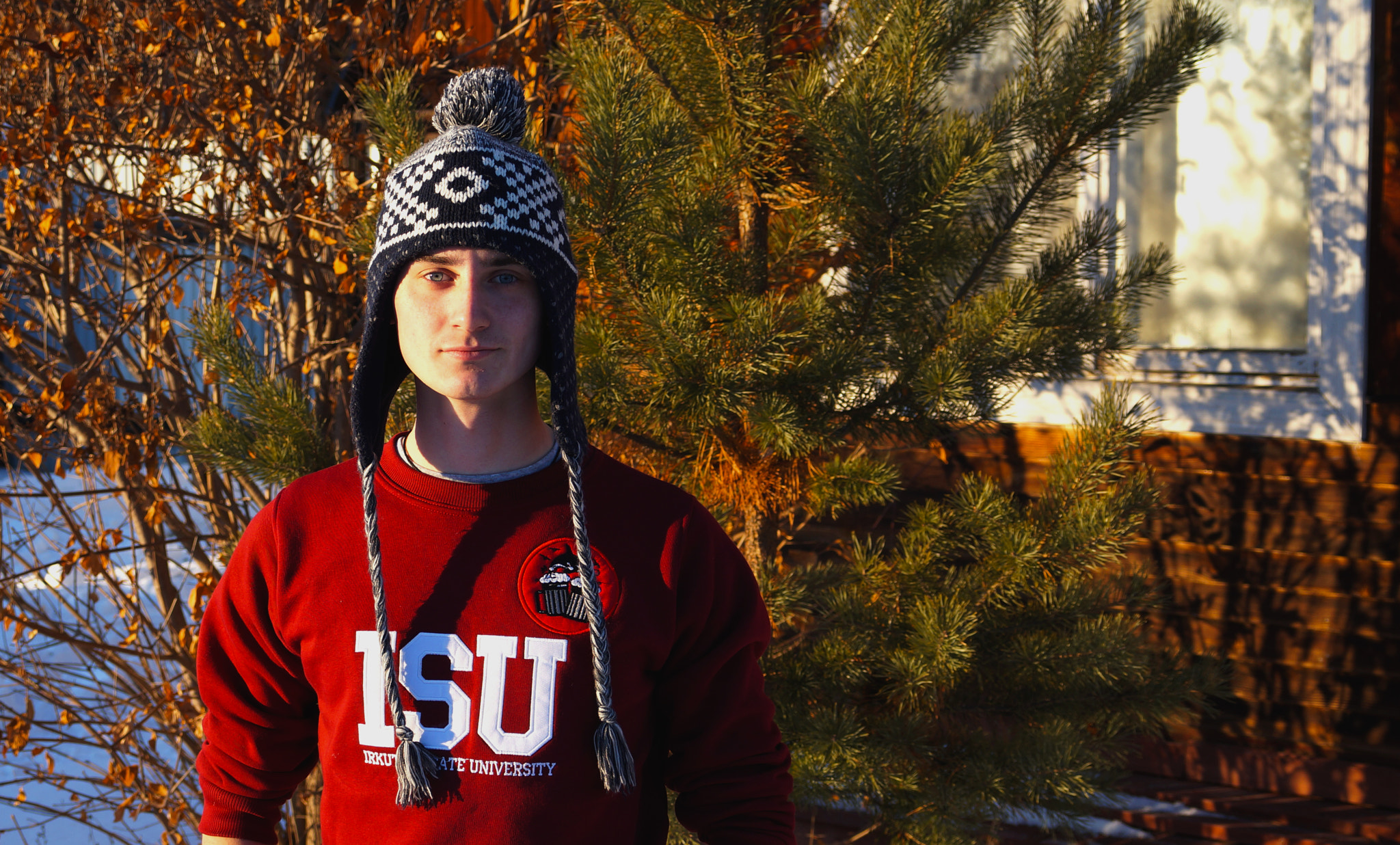 E 18-50mm F4-5.6 sample photo. Portrait of my friend photography