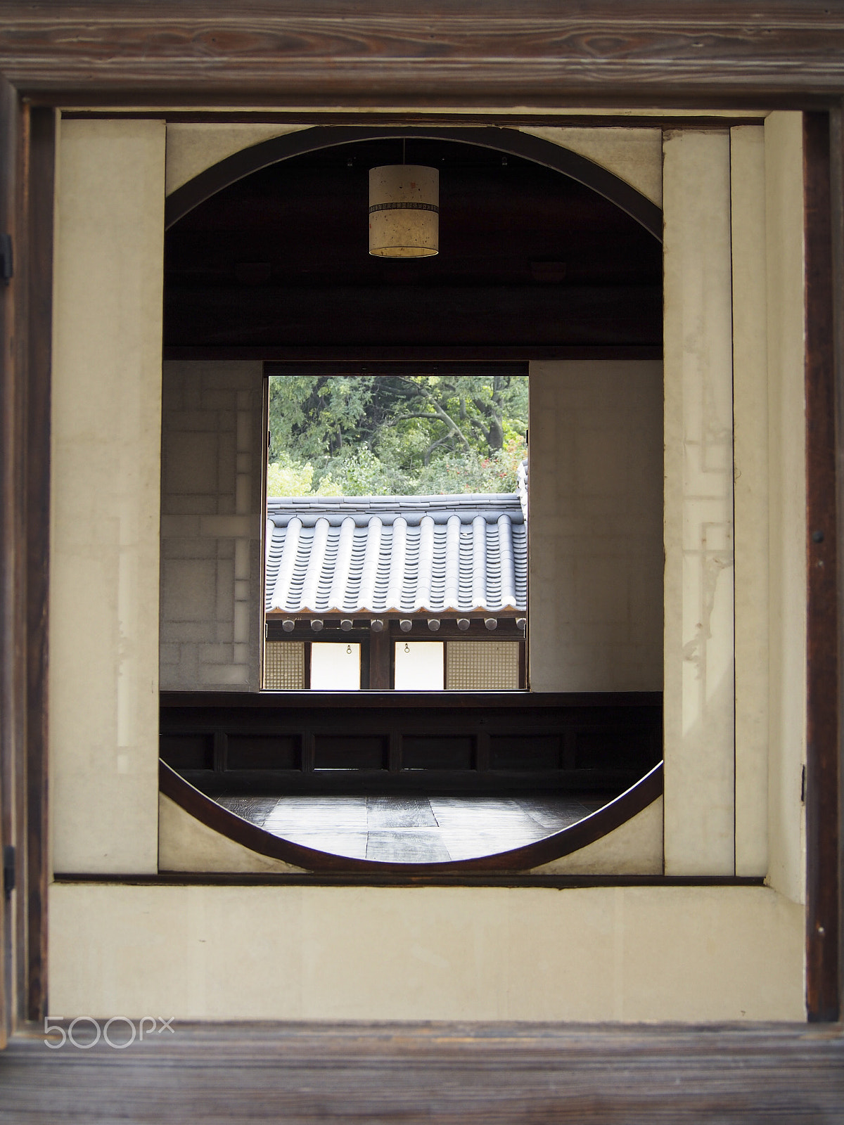 Olympus OM-D E-M5 sample photo. Circular window korea photography