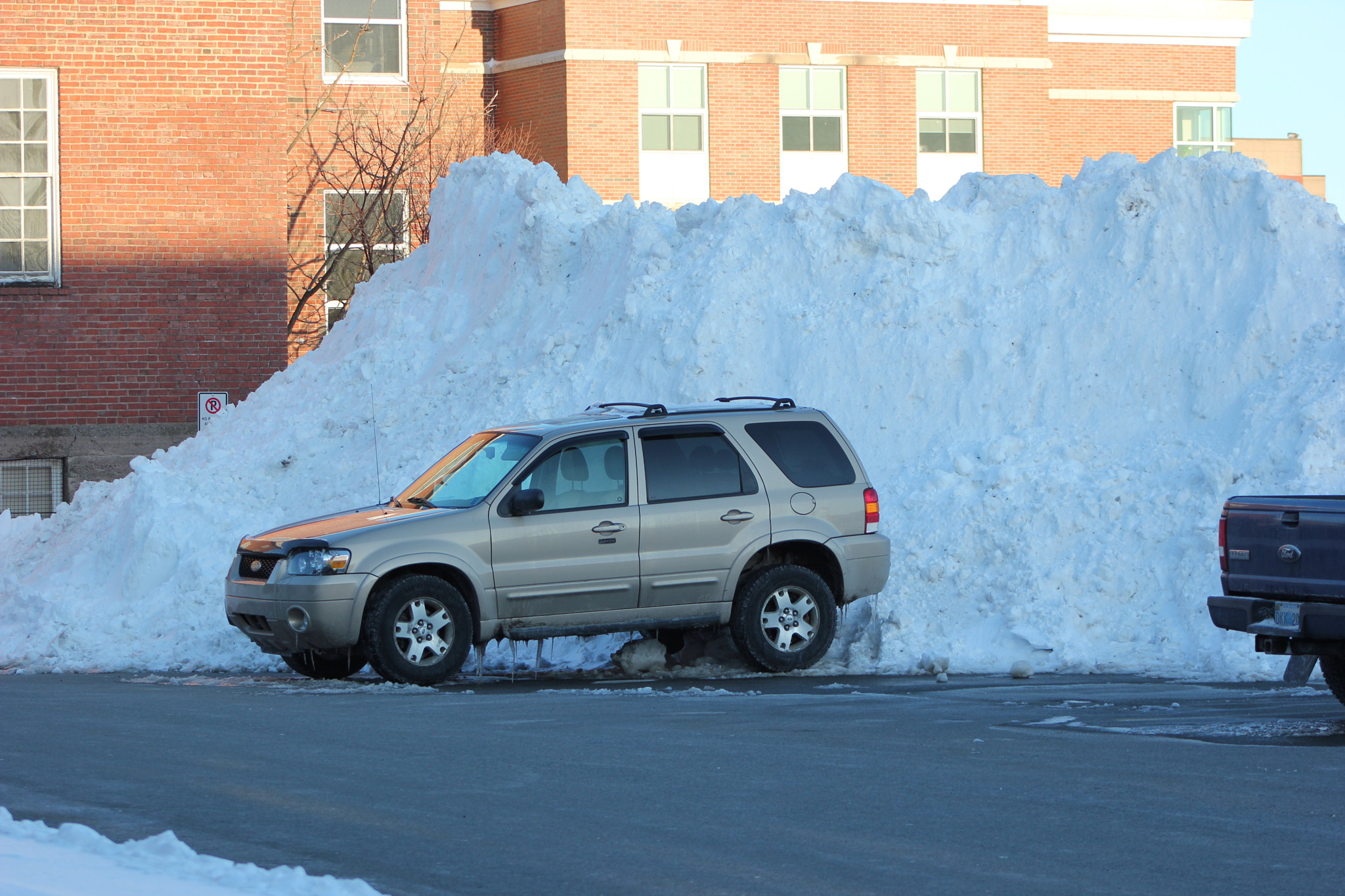 Canon EF 75-300mm f/4-5.6 USM sample photo. Large snow bank after winter storm photography
