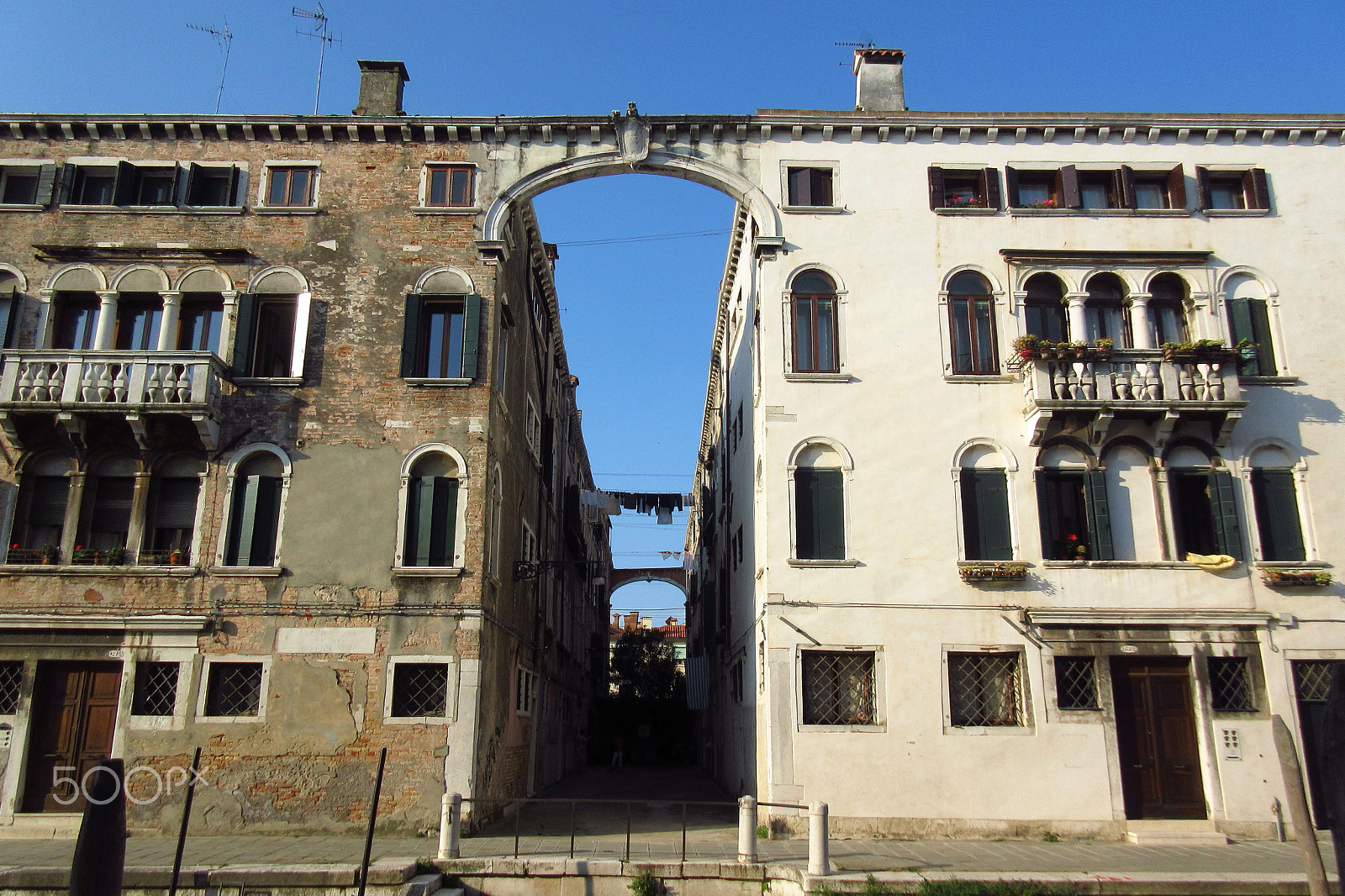 Canon PowerShot ELPH 340 HS (IXUS 265 HS / IXY 630) sample photo. Three archs photography
