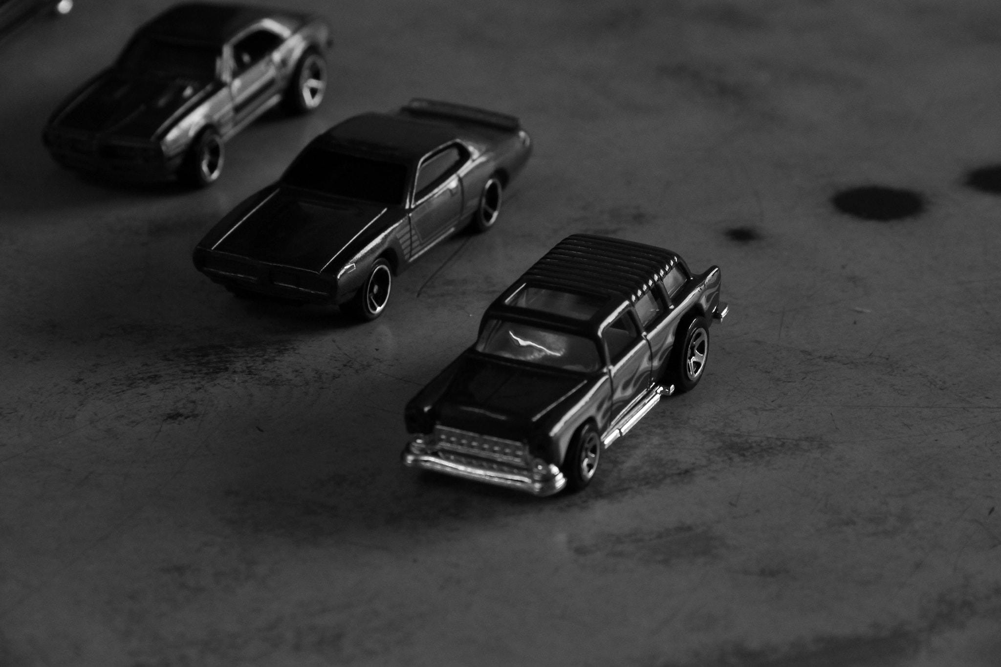 Canon EF-S 18-135mm F3.5-5.6 IS sample photo. Hotwheels toycars chevy nomad, 67 dodge charger photography