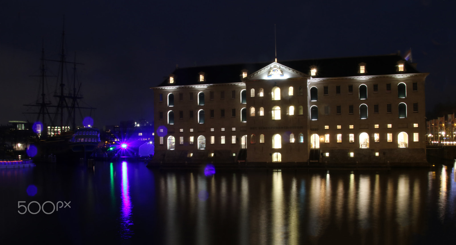 Canon EOS 750D (EOS Rebel T6i / EOS Kiss X8i) + Canon TS-E 90mm F2.8 Tilt-Shift sample photo. Het scheepvaartsmuseum photography