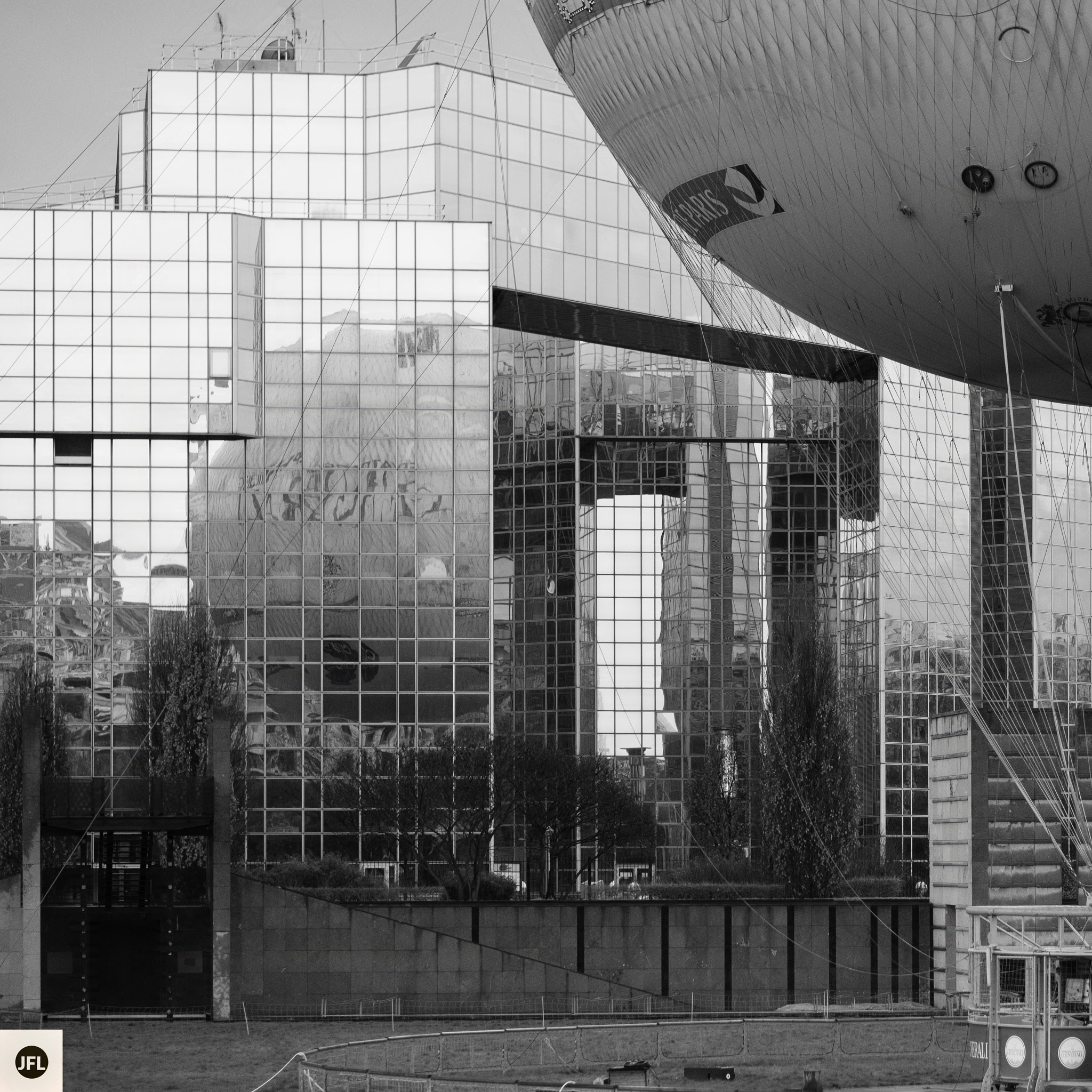 Fujifilm X-Pro2 + Fujifilm XF 56mm F1.2 R APD sample photo. Le ballon de paris photography