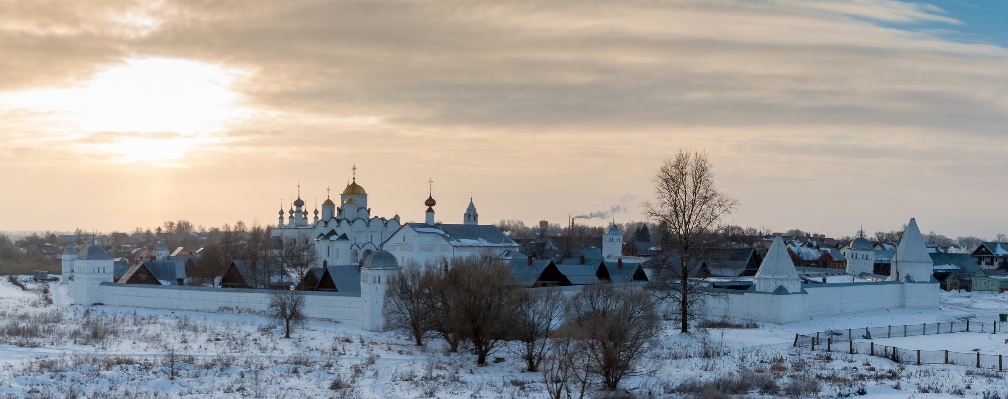 Canon EOS 500D (EOS Rebel T1i / EOS Kiss X3) + Canon EF 24-105mm F4L IS USM sample photo. Suzdal photography